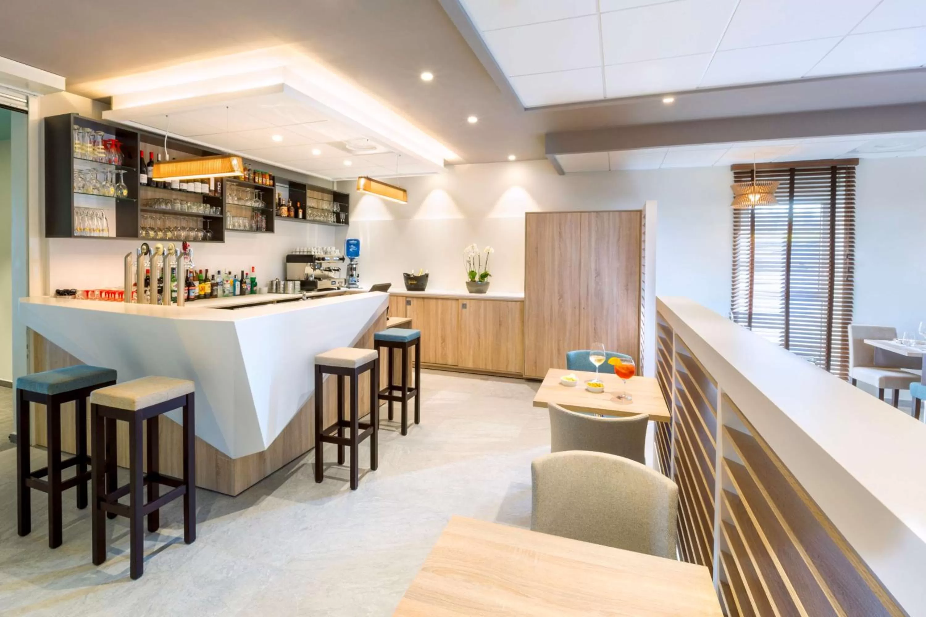 Lounge or bar in Best Western le Sémaphore