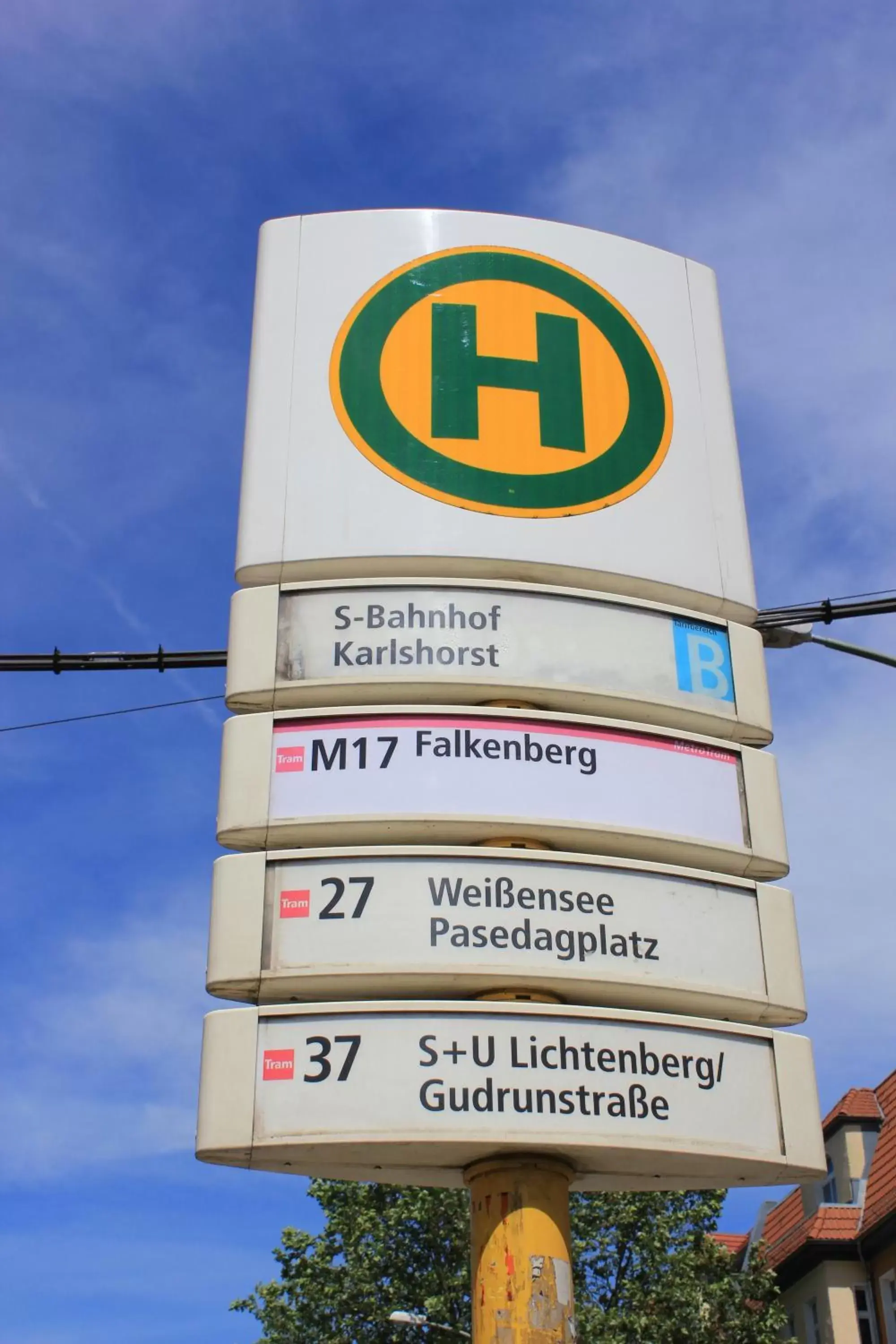 Neighbourhood, Property Logo/Sign in Botschaft