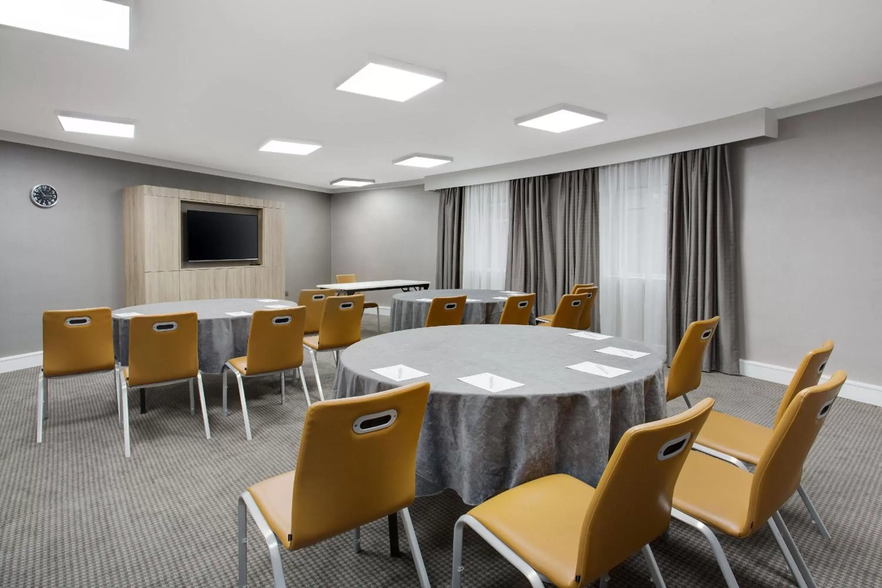 Meeting/conference room in Leonardo Hotel and Conference Venue Hinckley Island - Formerly Jurys Inn