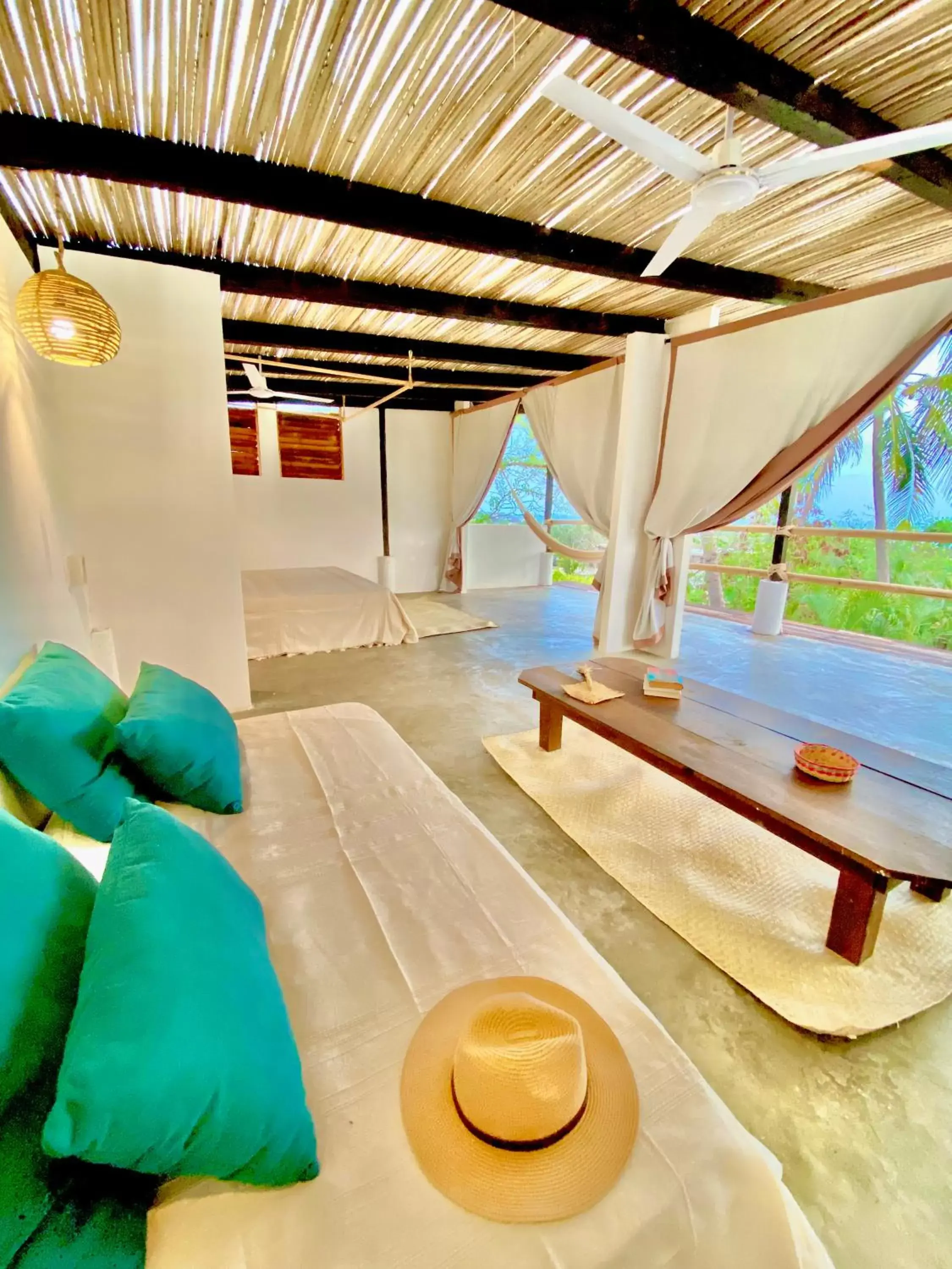 Living room, Swimming Pool in El Eden Escondido