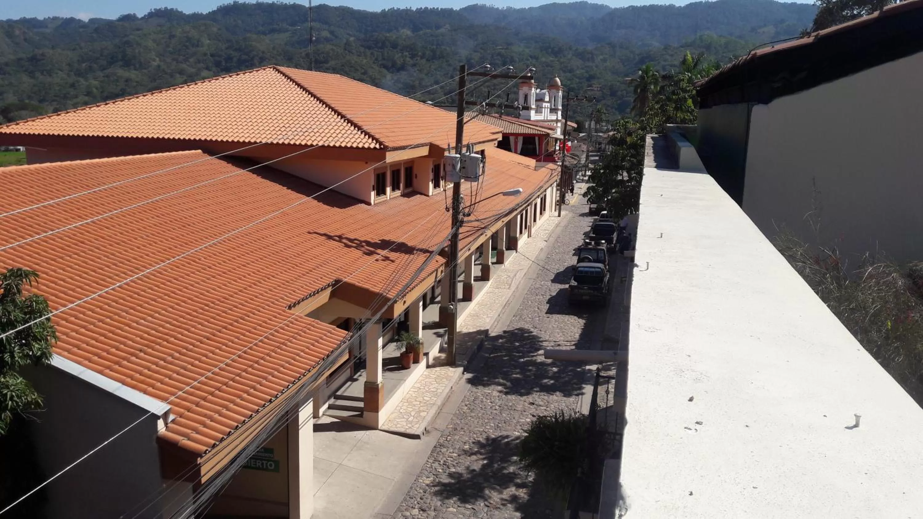 Property building in Hotel Acropolis Maya