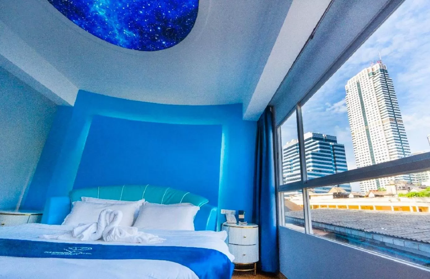 Bed in Sapphire Hotel Silom Bangkok