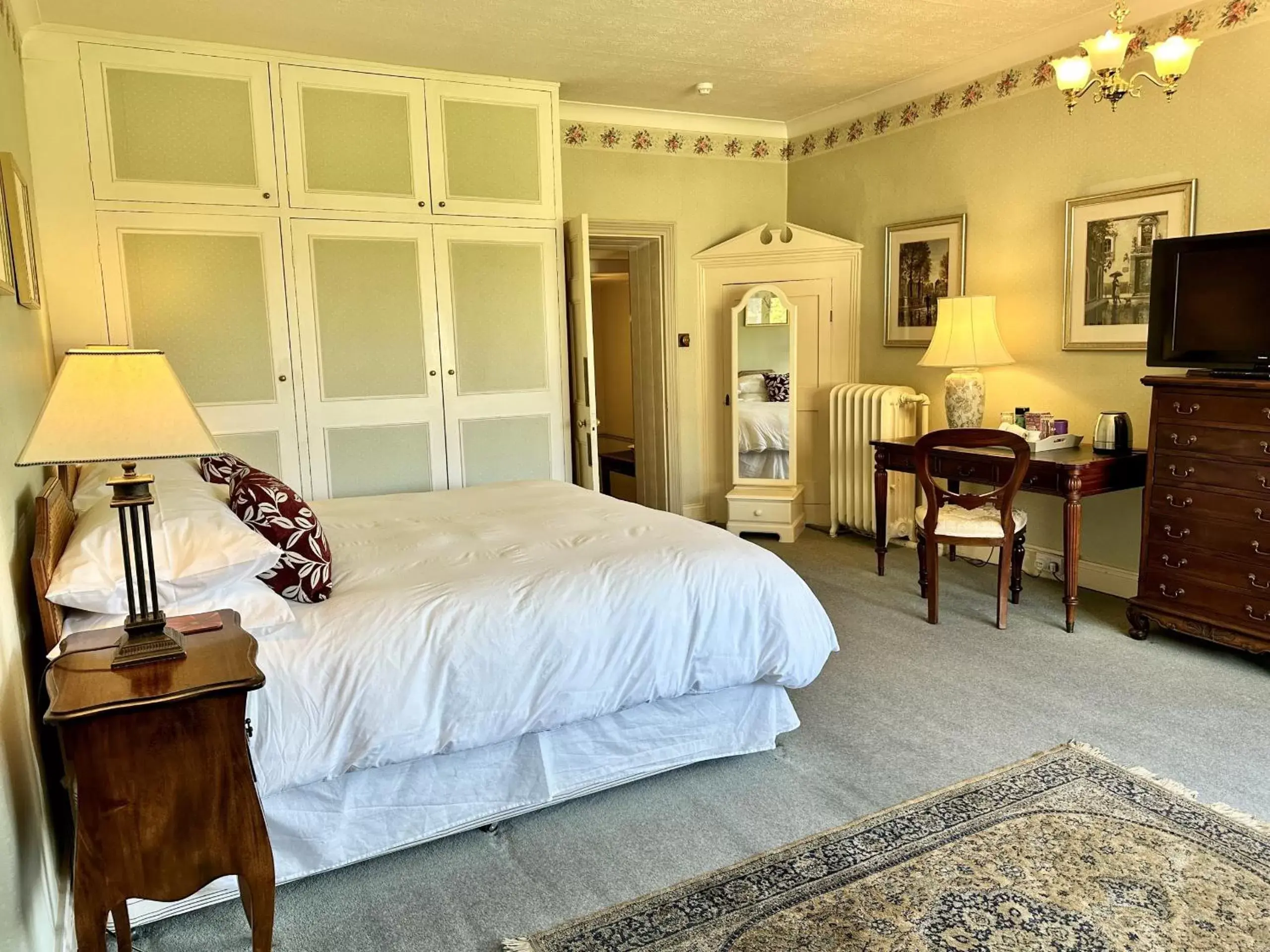 Bedroom, Bed in Farthings Country House Hotel & Restaurant Tunton