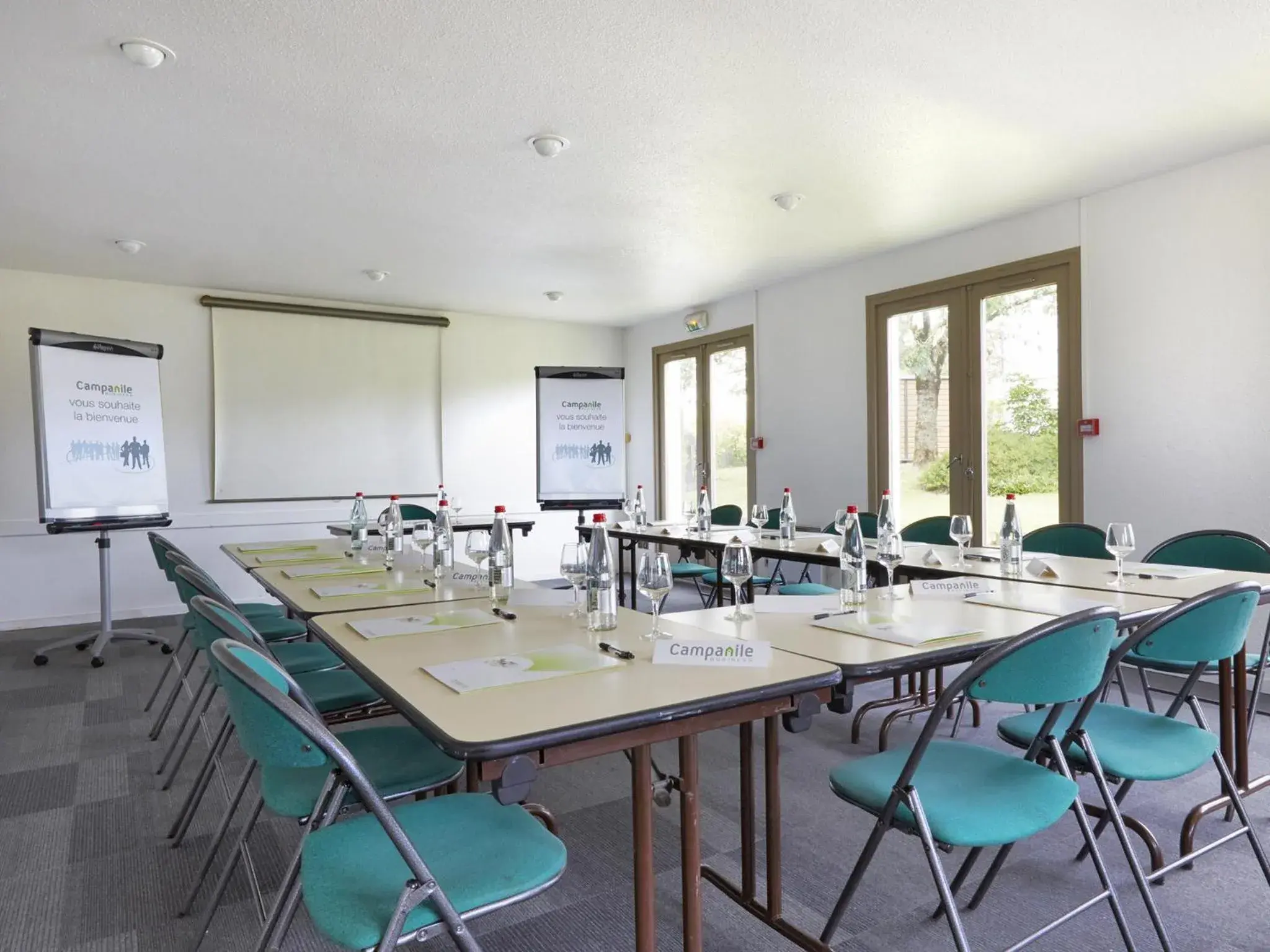 Meeting/conference room in Campanile Versailles Buc