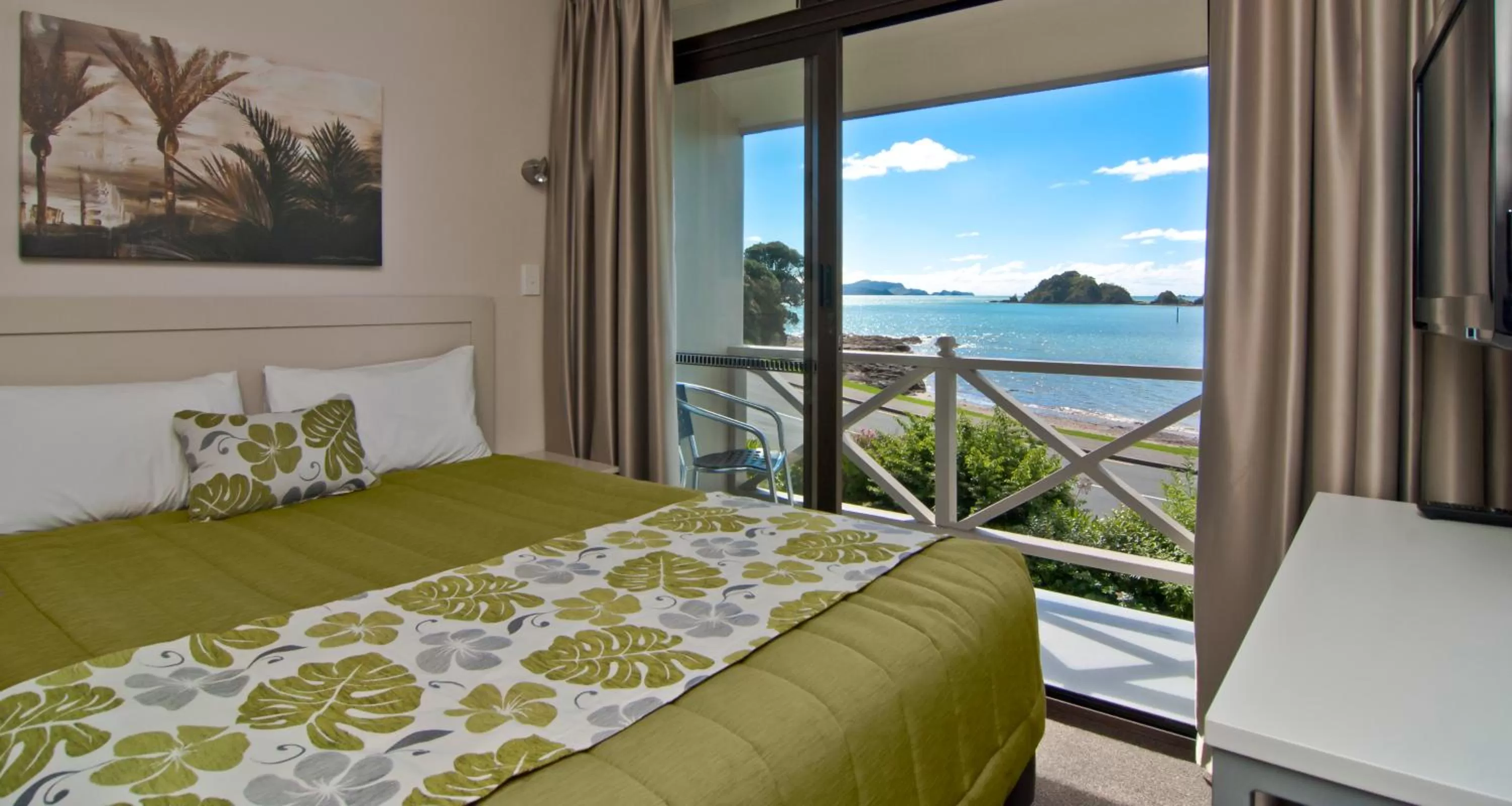 TV and multimedia, Bed in Breakwater Motel