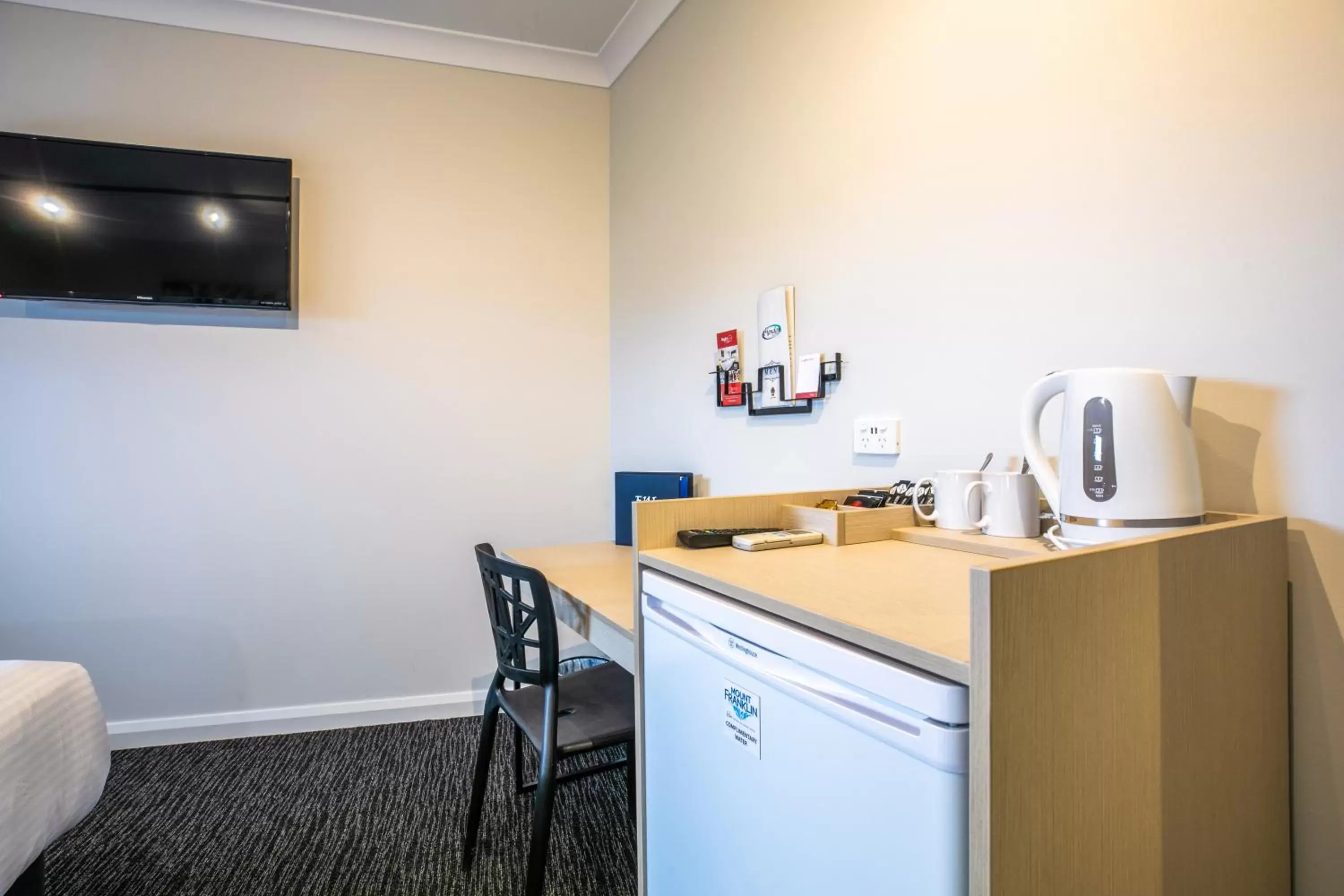 TV and multimedia, Kitchen/Kitchenette in Nightcap at Hendon Hotel