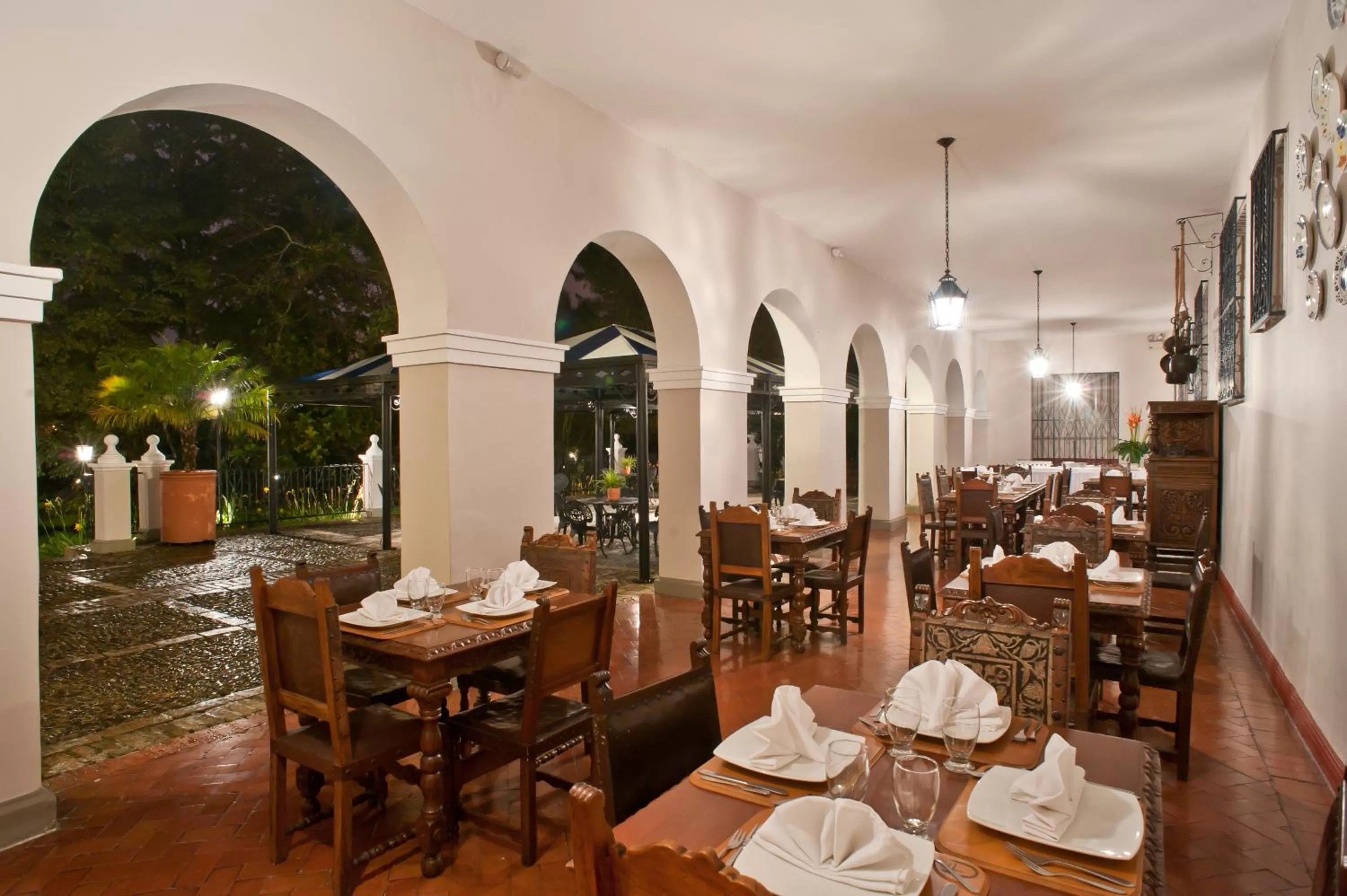 Restaurant/places to eat in Hotel Dann Monasterio