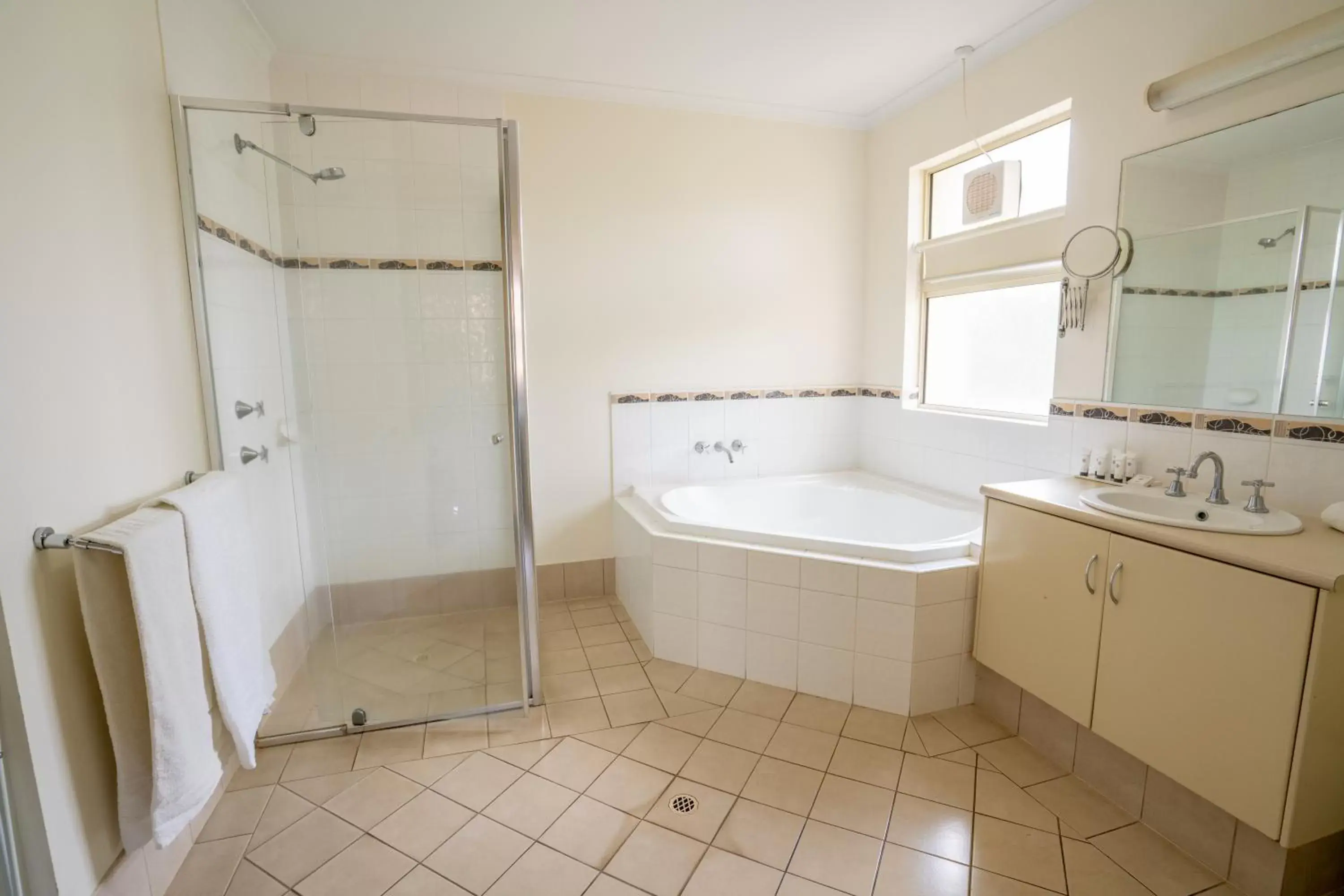 Toilet, Bathroom in Kalbarri Edge Resort