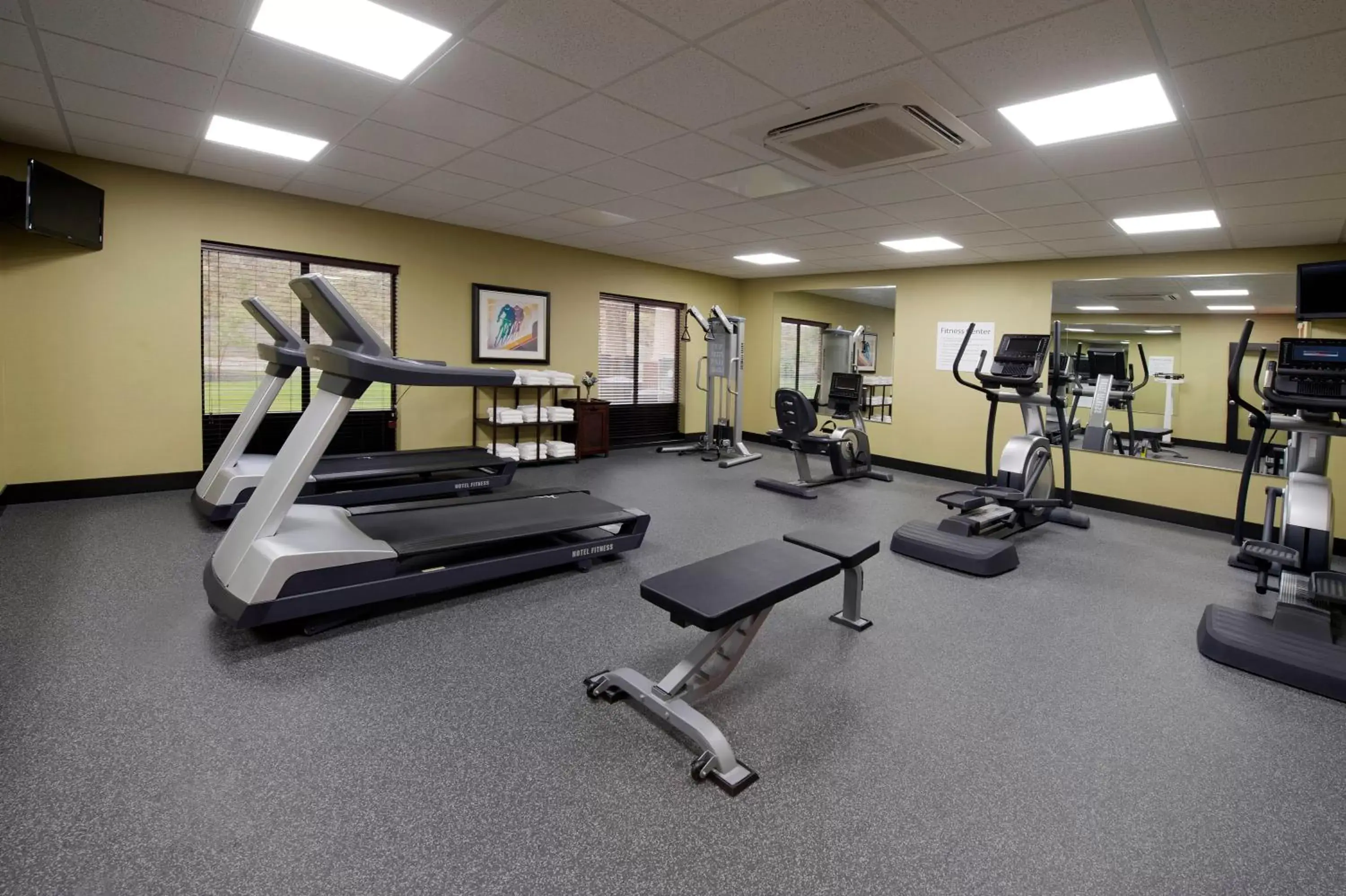 Spa and wellness centre/facilities, Fitness Center/Facilities in Holiday Inn Express Hotel & Suites Clearfield, an IHG Hotel