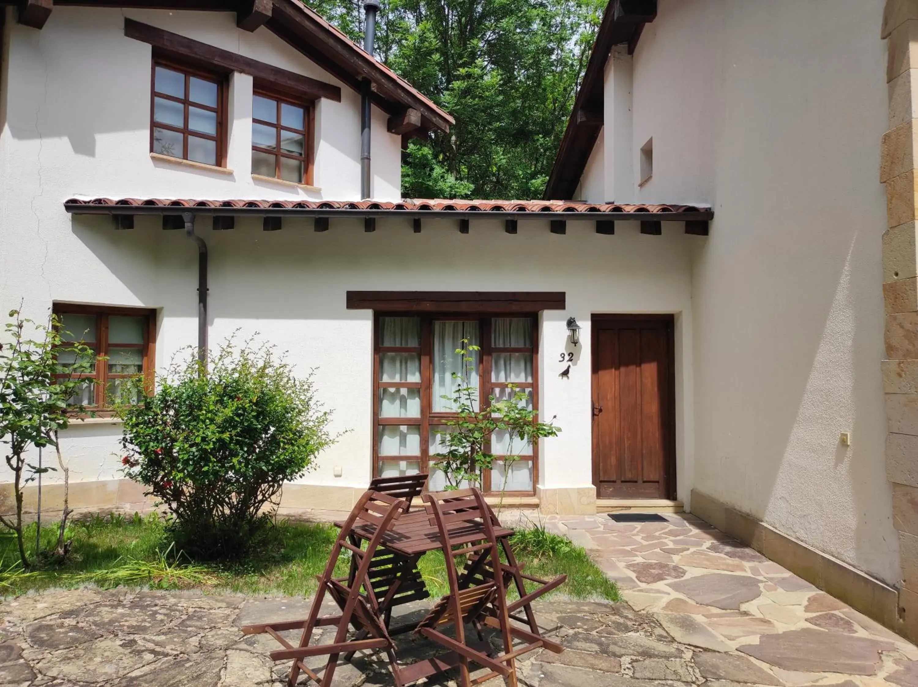 Facade/entrance, Property Building in Viviendas Rurales El Covaju