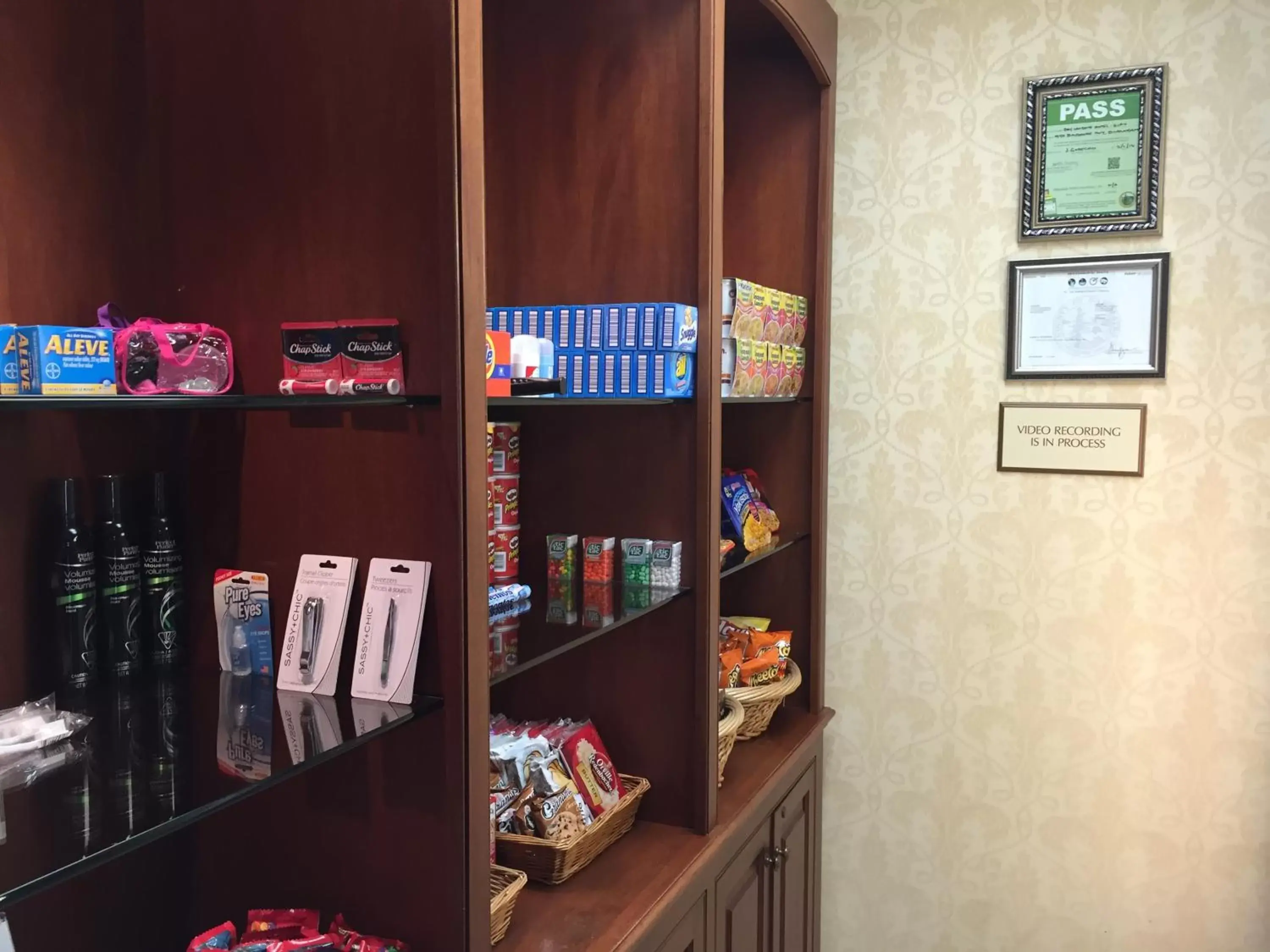 On-site shops in Bay Landing Hotel On-site shops in Bay Landing Hotel