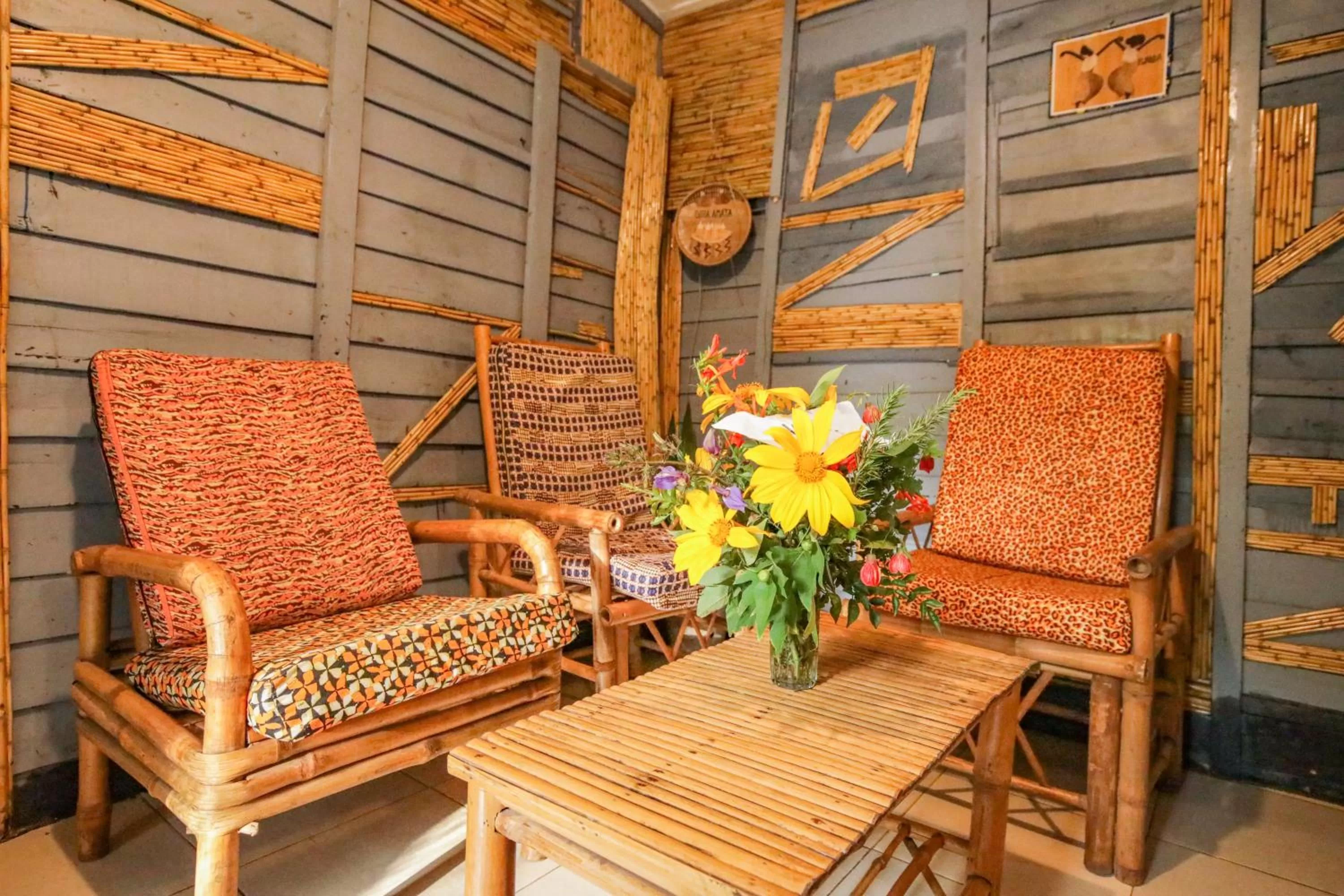 Living room, Seating Area in Fravan Eco Resort By Apogee