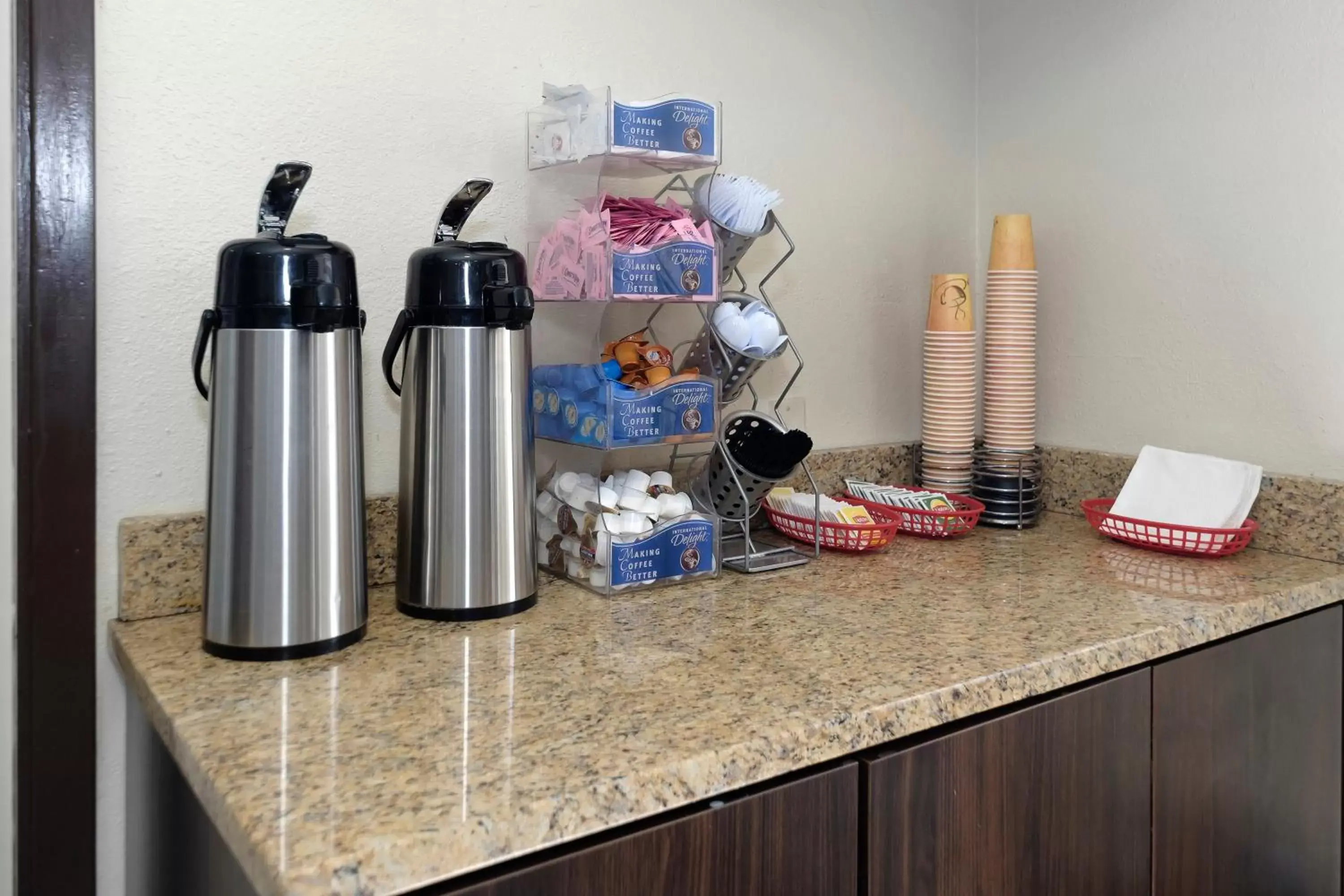 Other, Coffee/Tea Facilities in Red Roof Inn Arlington - Entertainment District