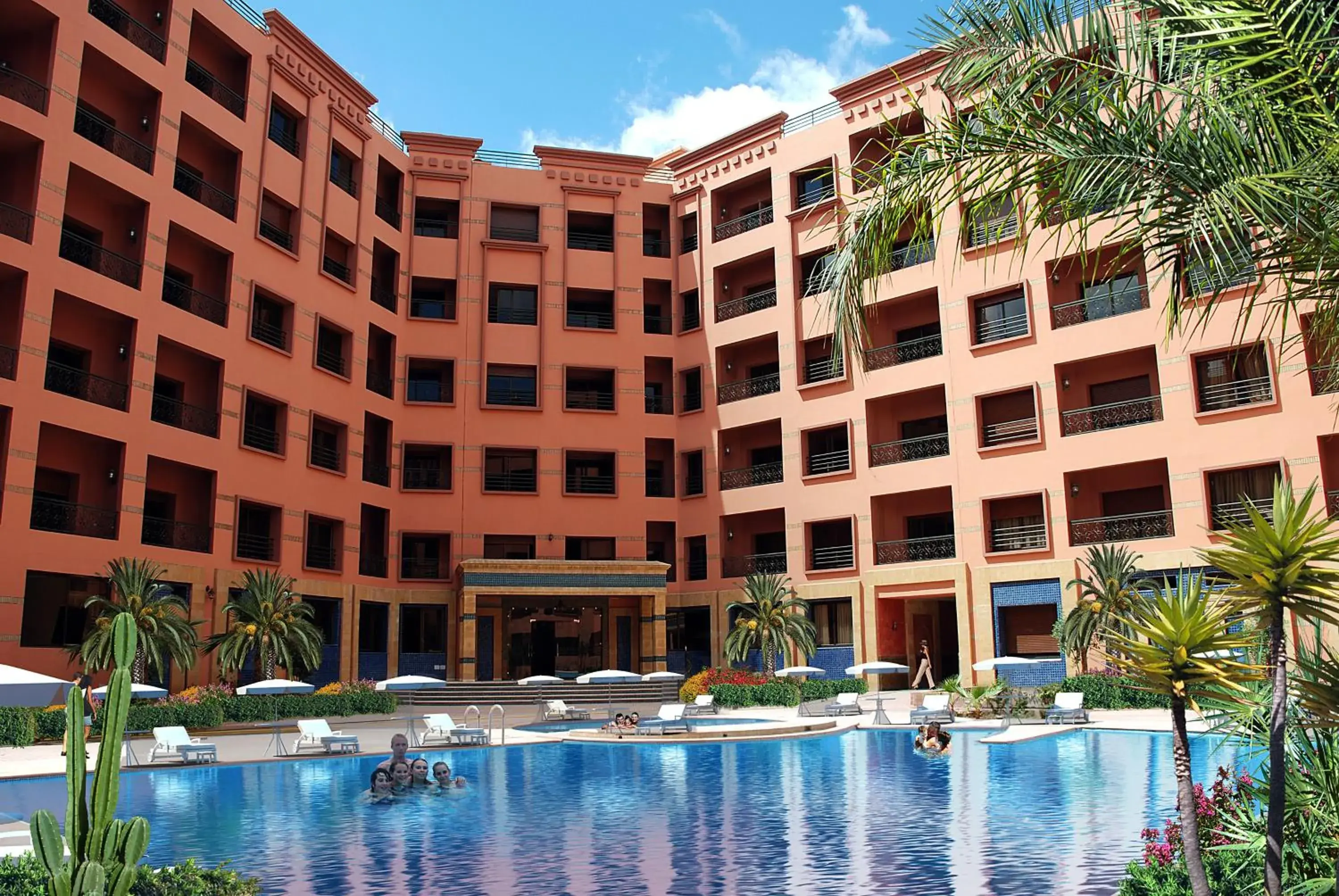 Facade/entrance, Swimming Pool in Mogador Menzah Appart Hôtel