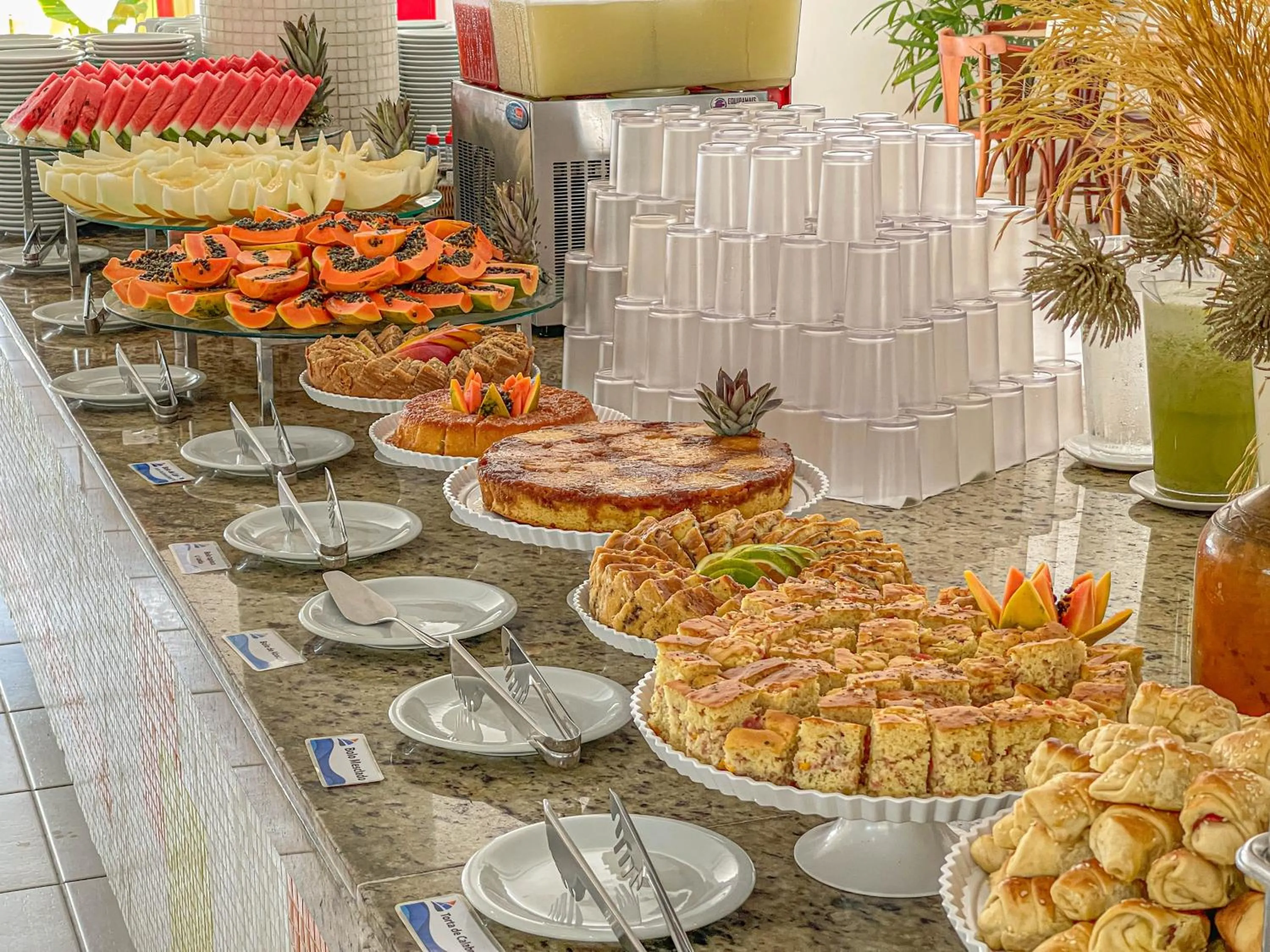 Buffet breakfast in Sunshine Praia Hotel