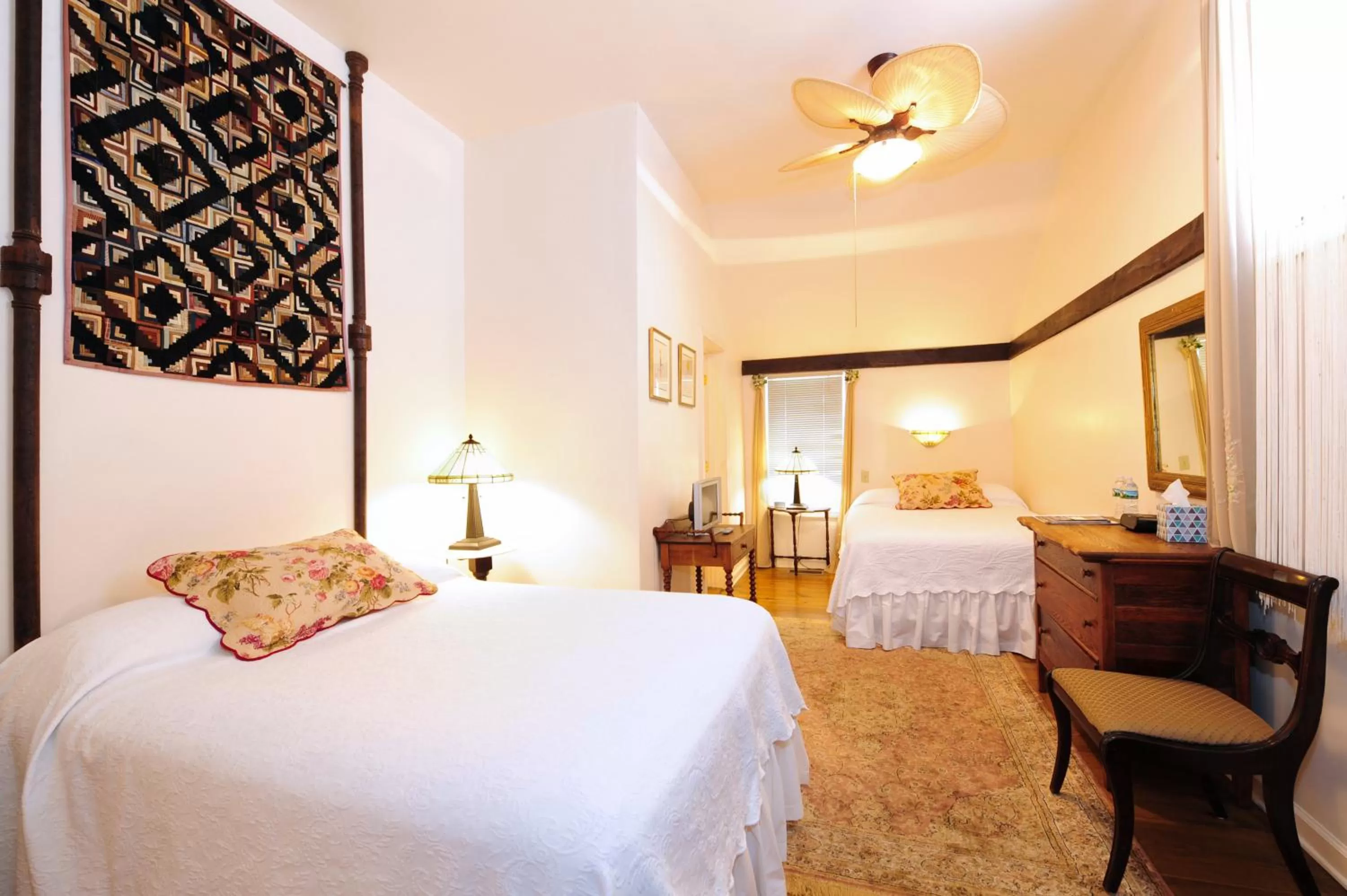 Bathroom, Bed in Wainwright Inn