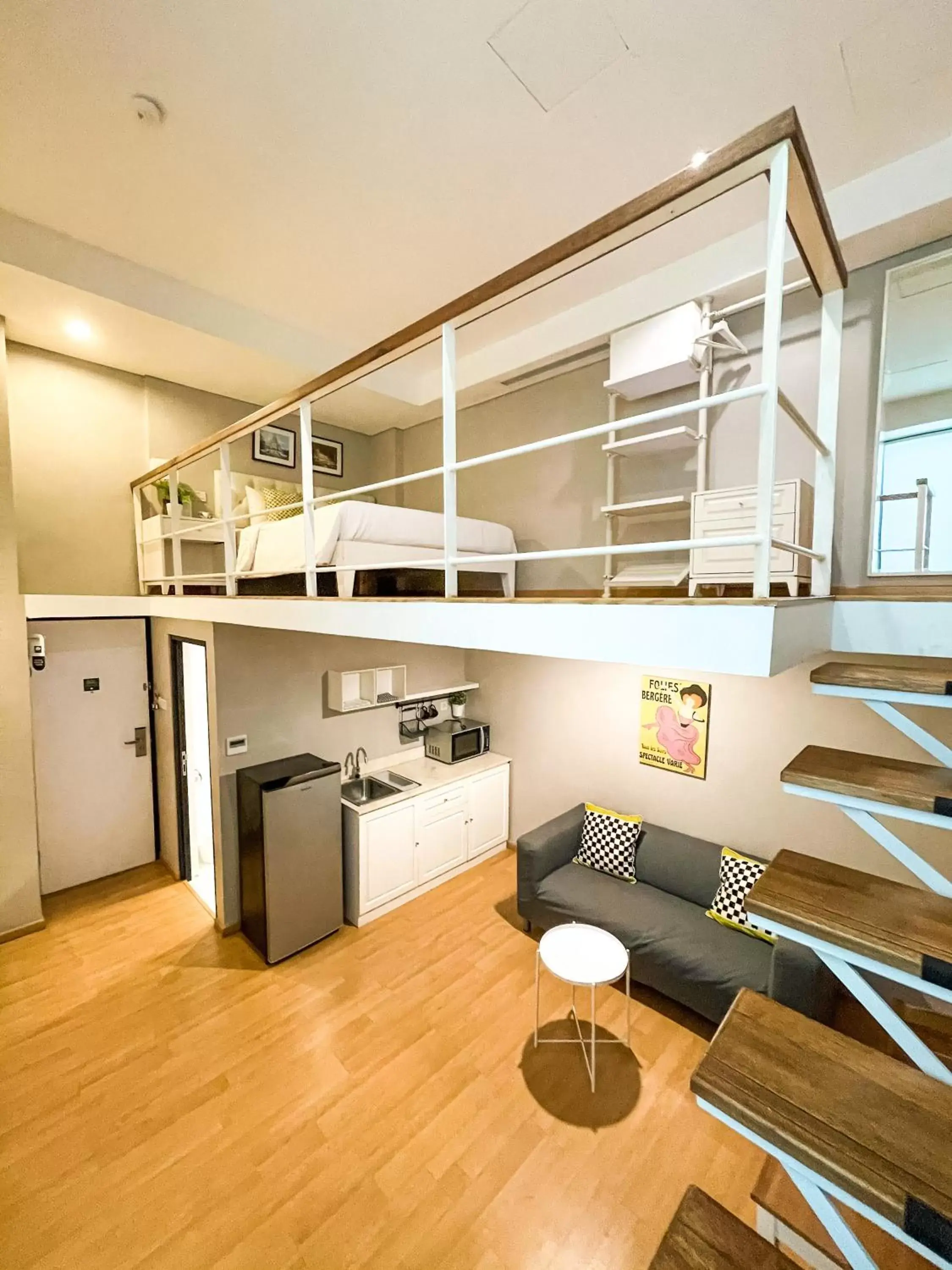 Property building, Kitchen/Kitchenette in White Tree Residence