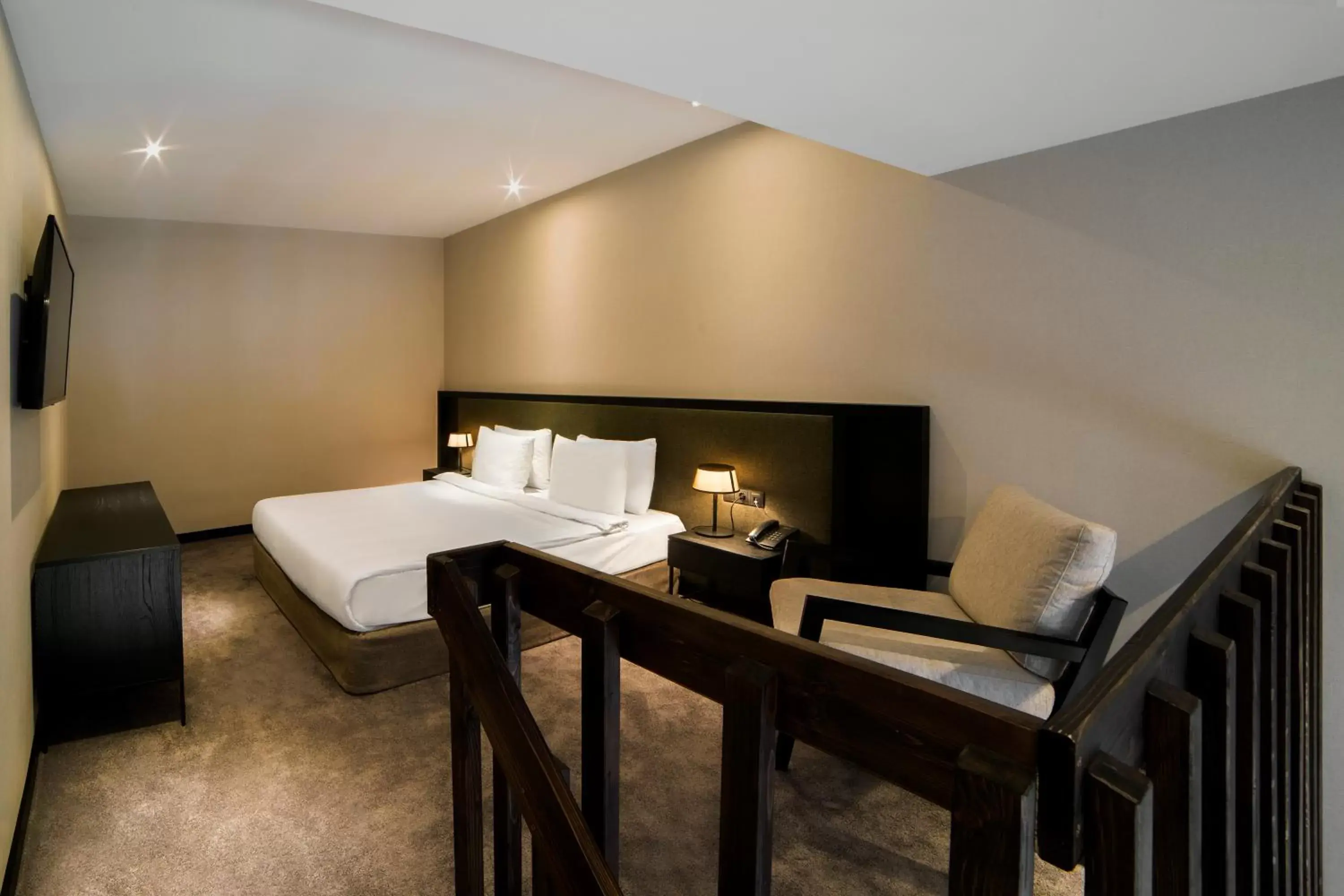 Bedroom, TV/Entertainment Center in Marco Polo Hotel Gudauri