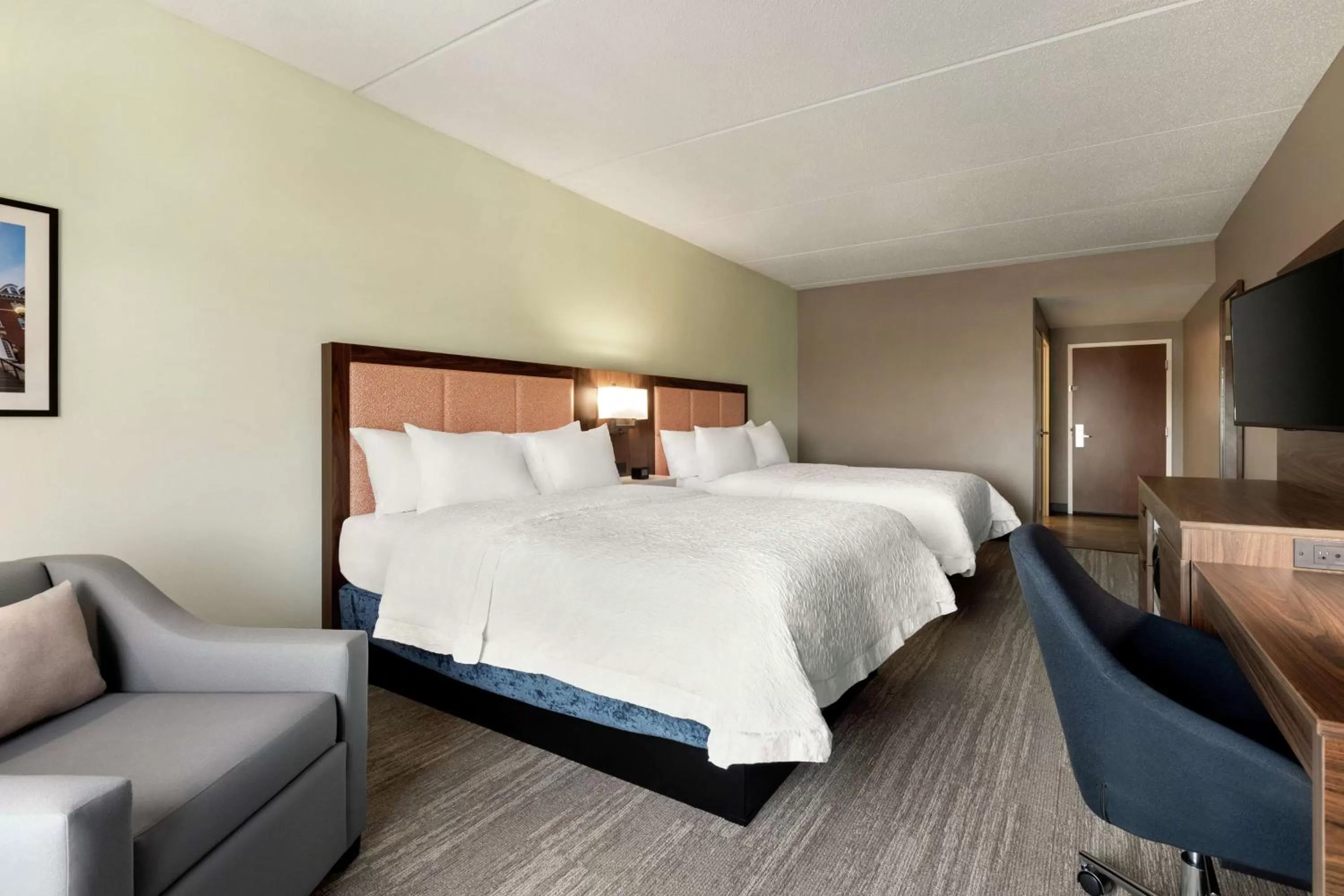 Bedroom, Bed in Hampton Inn & Suites Frederick/Fort Detrick
