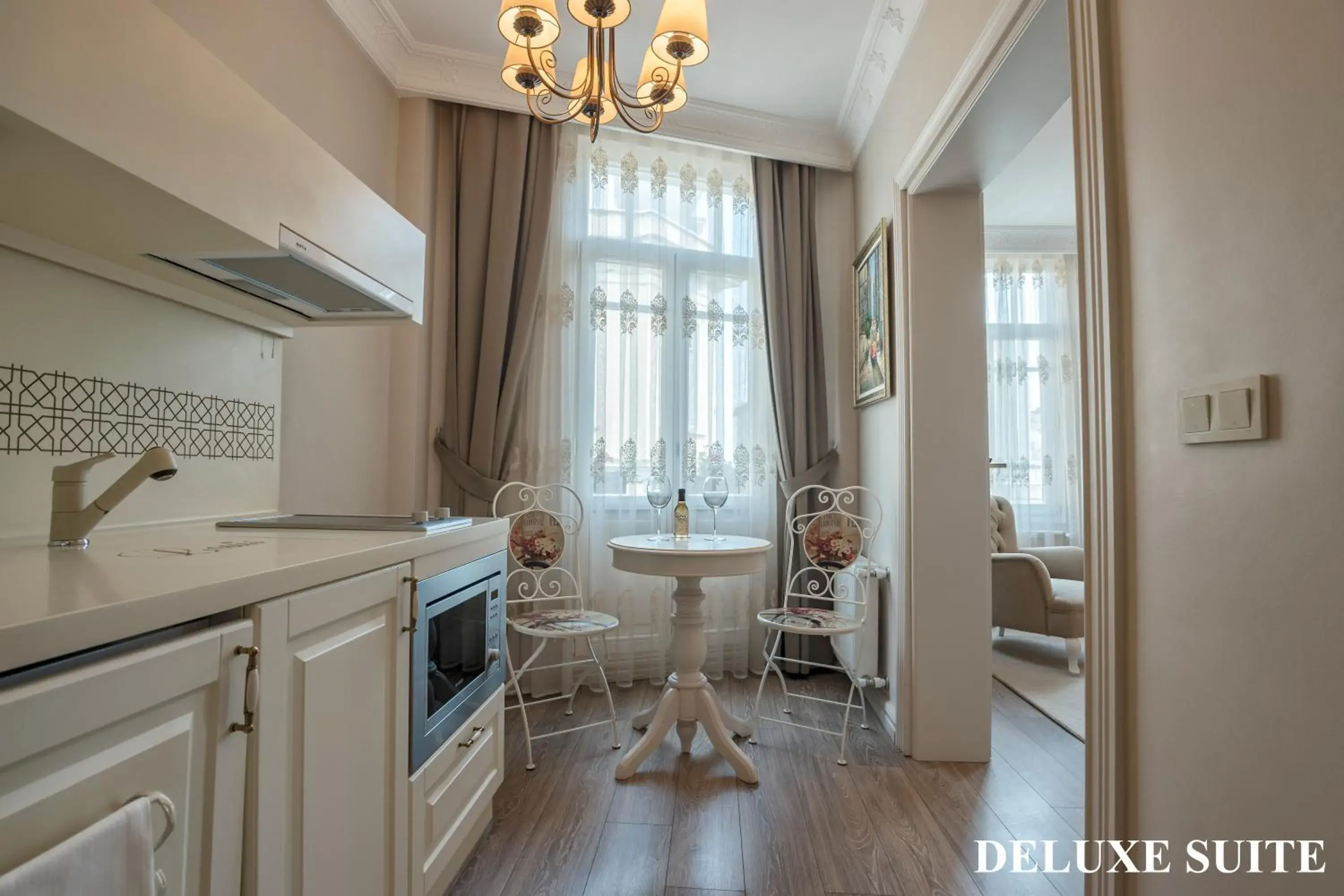Kitchen or kitchenette, Kitchen/Kitchenette in Louis Appartements