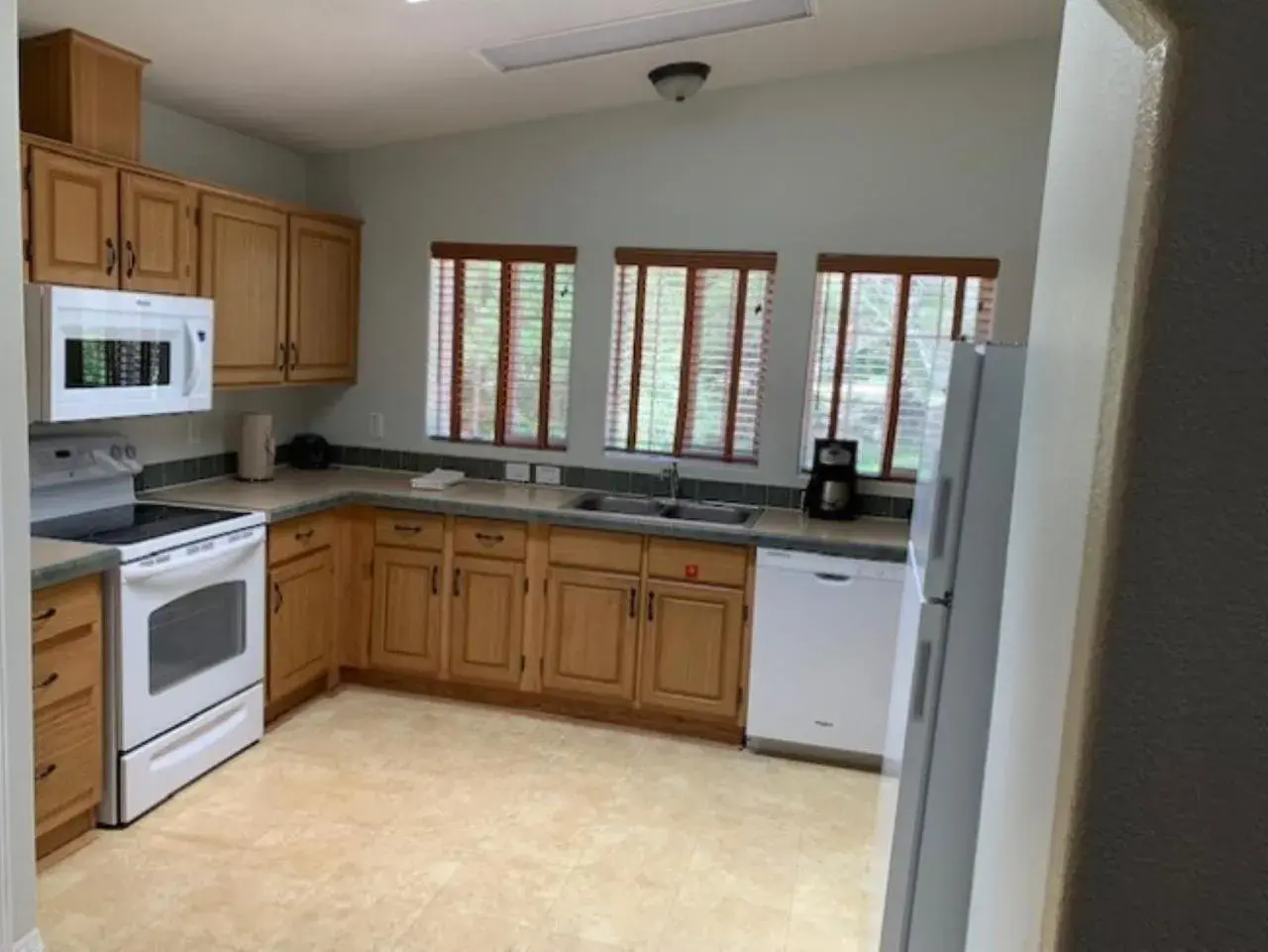 Kitchen or kitchenette, Kitchen/Kitchenette in Kohl's Ranch Lodge