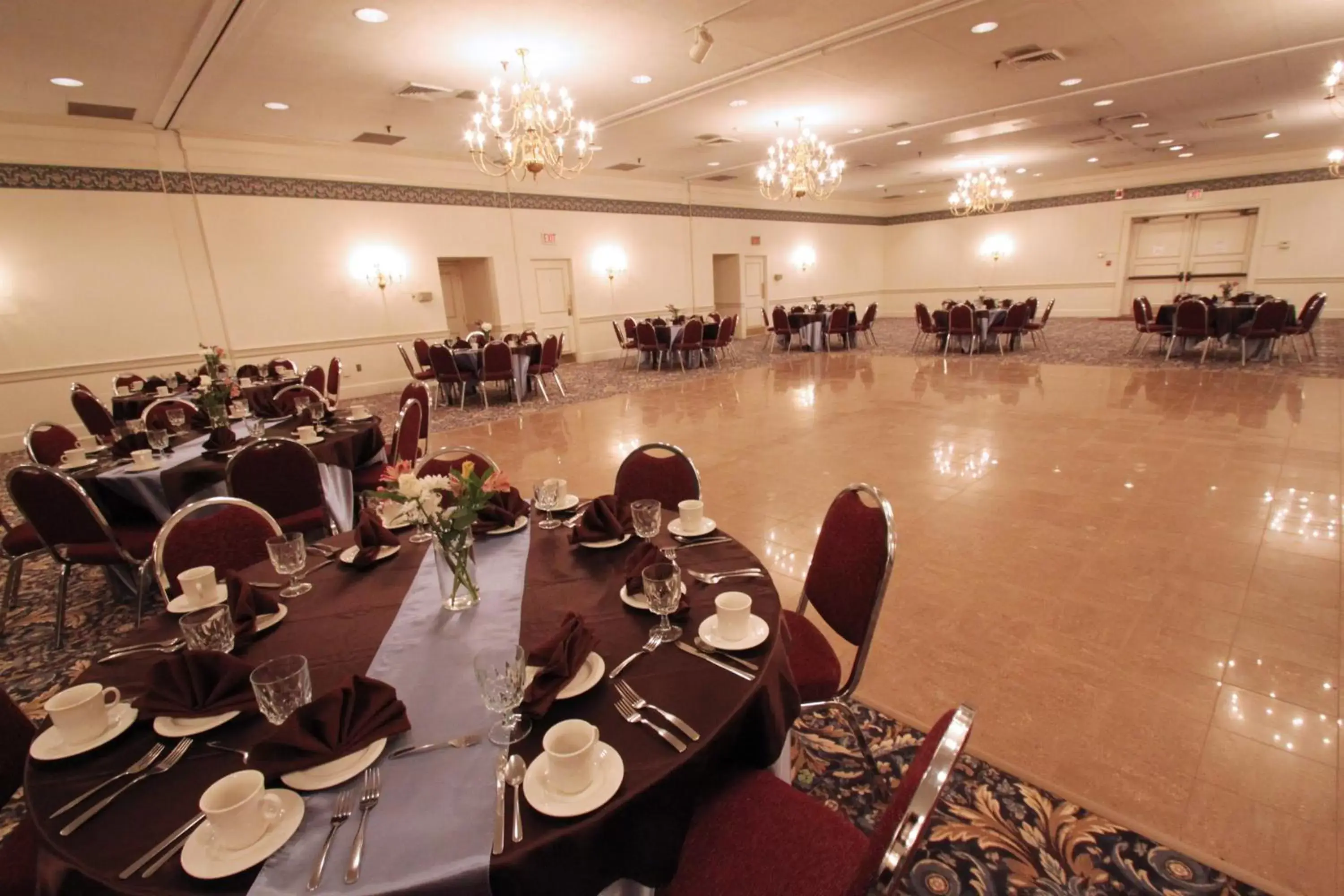 Banquet/Function facilities, Restaurant/Places to Eat in Fireside Inn & Suites West Lebanon