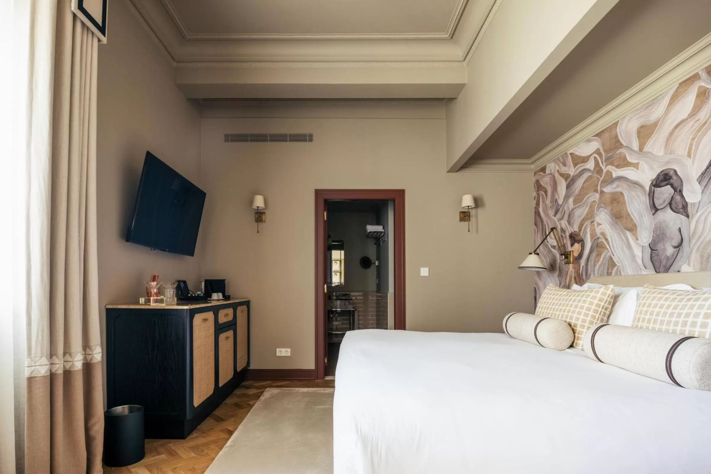 Bed in Hospes Infante Sagres Porto - Small Luxury Hotels Of The World