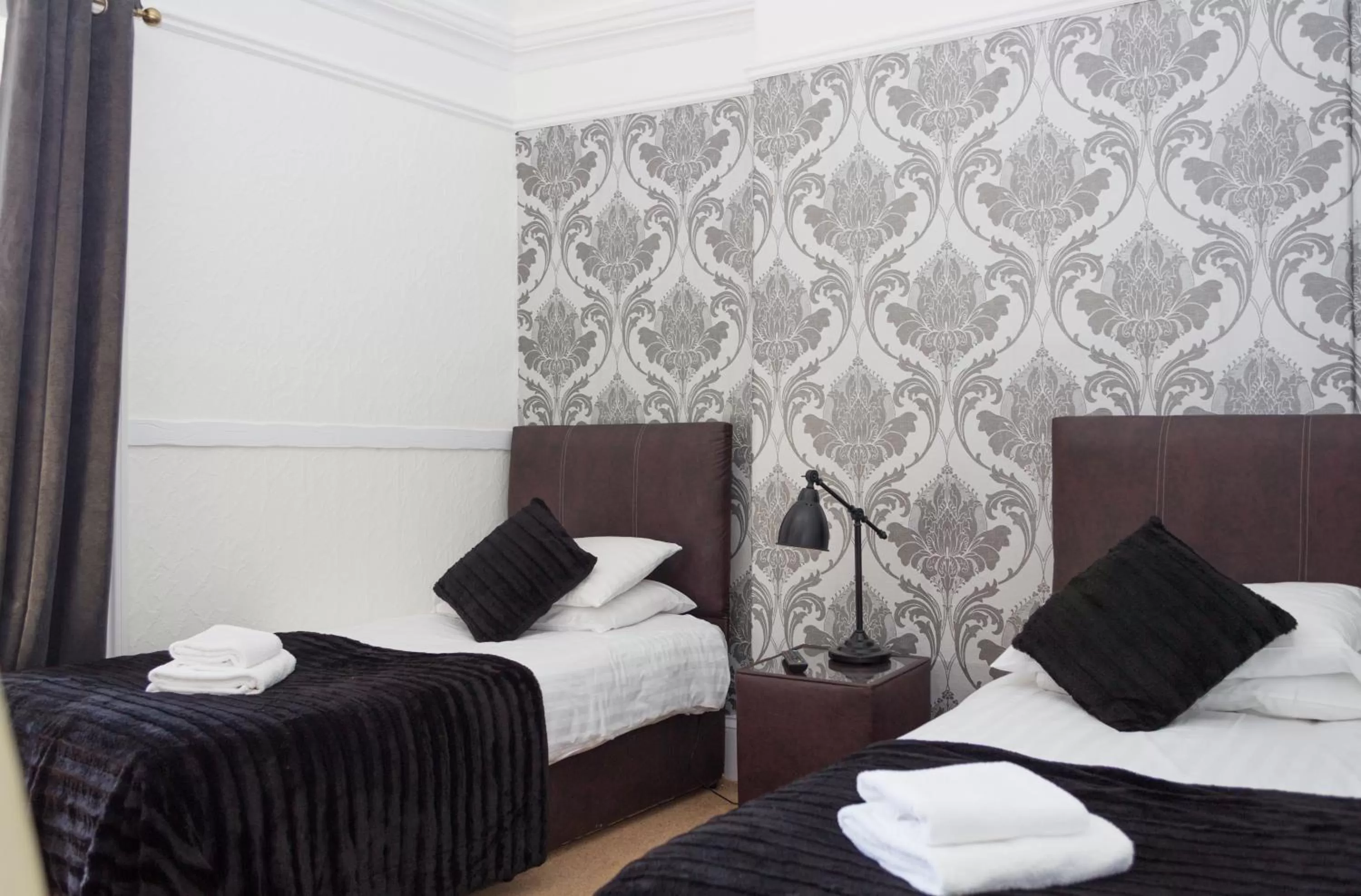 Twin Room - single occupancy in The Crown Hotel