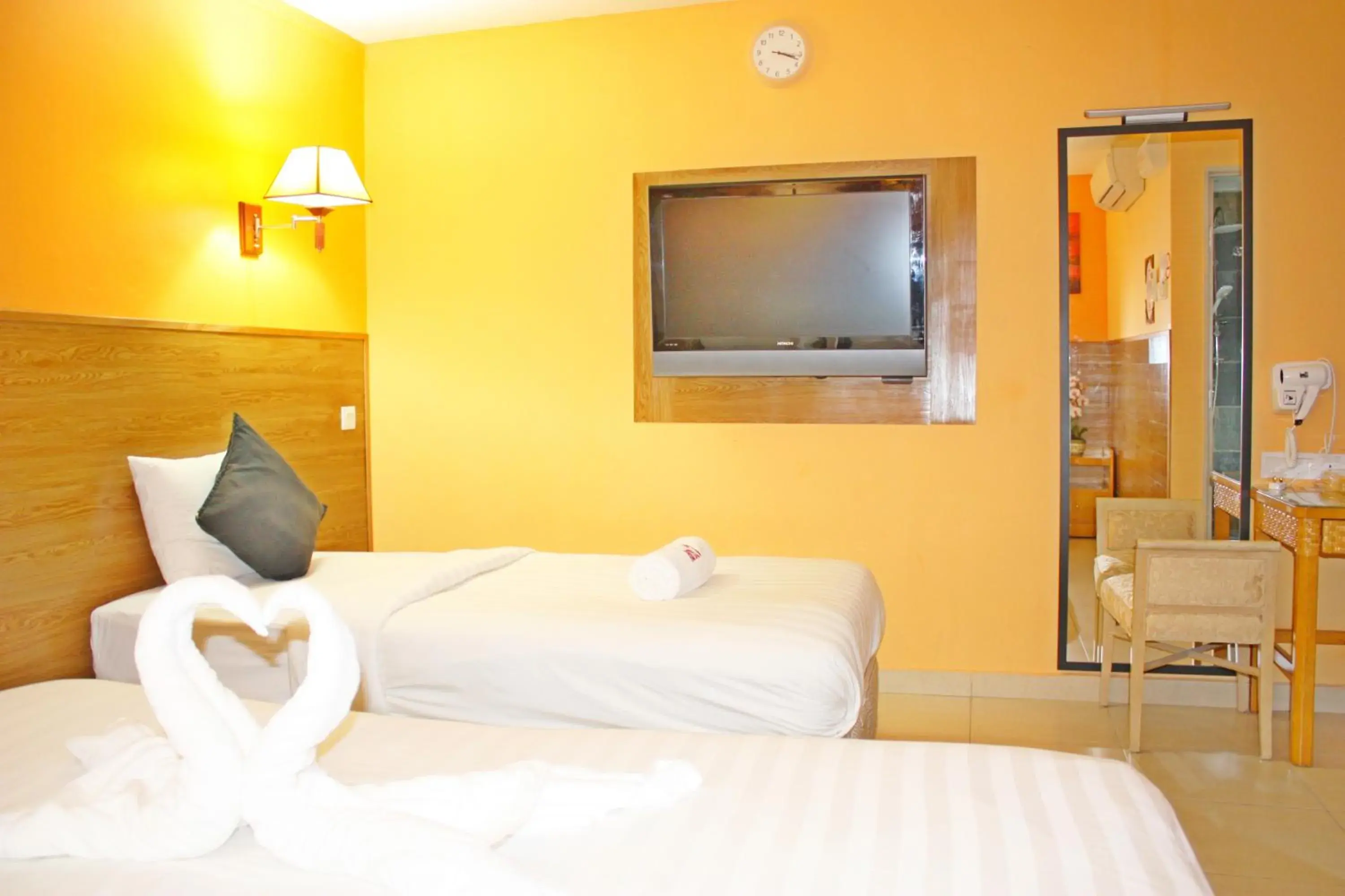 TV and multimedia, Bed in Boutique Hote123
