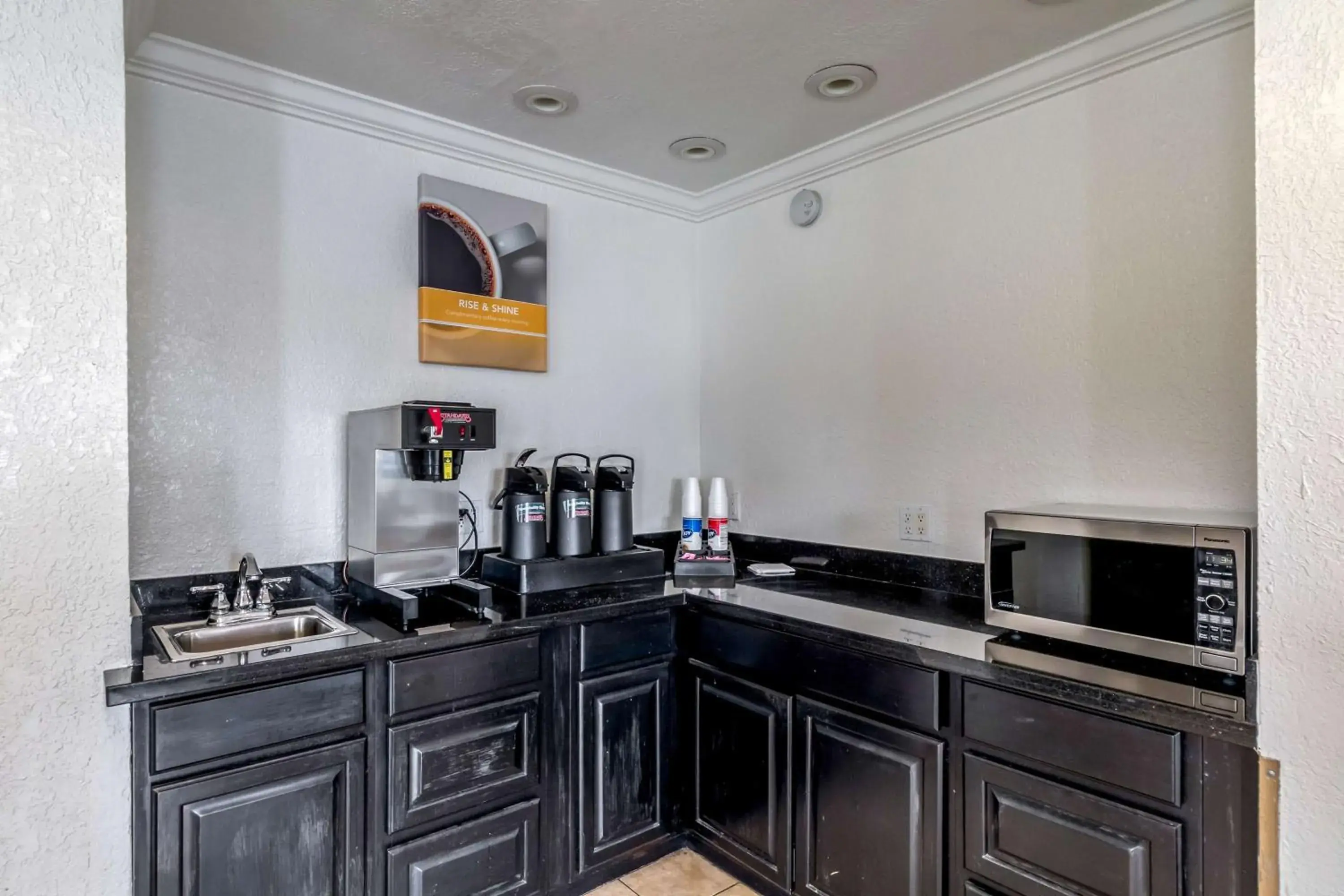 Lobby or reception in Motel 6 San Antonio, TX - Frost Bank Center Lobby or reception in Motel 6 San Antonio, TX - Frost Bank Center