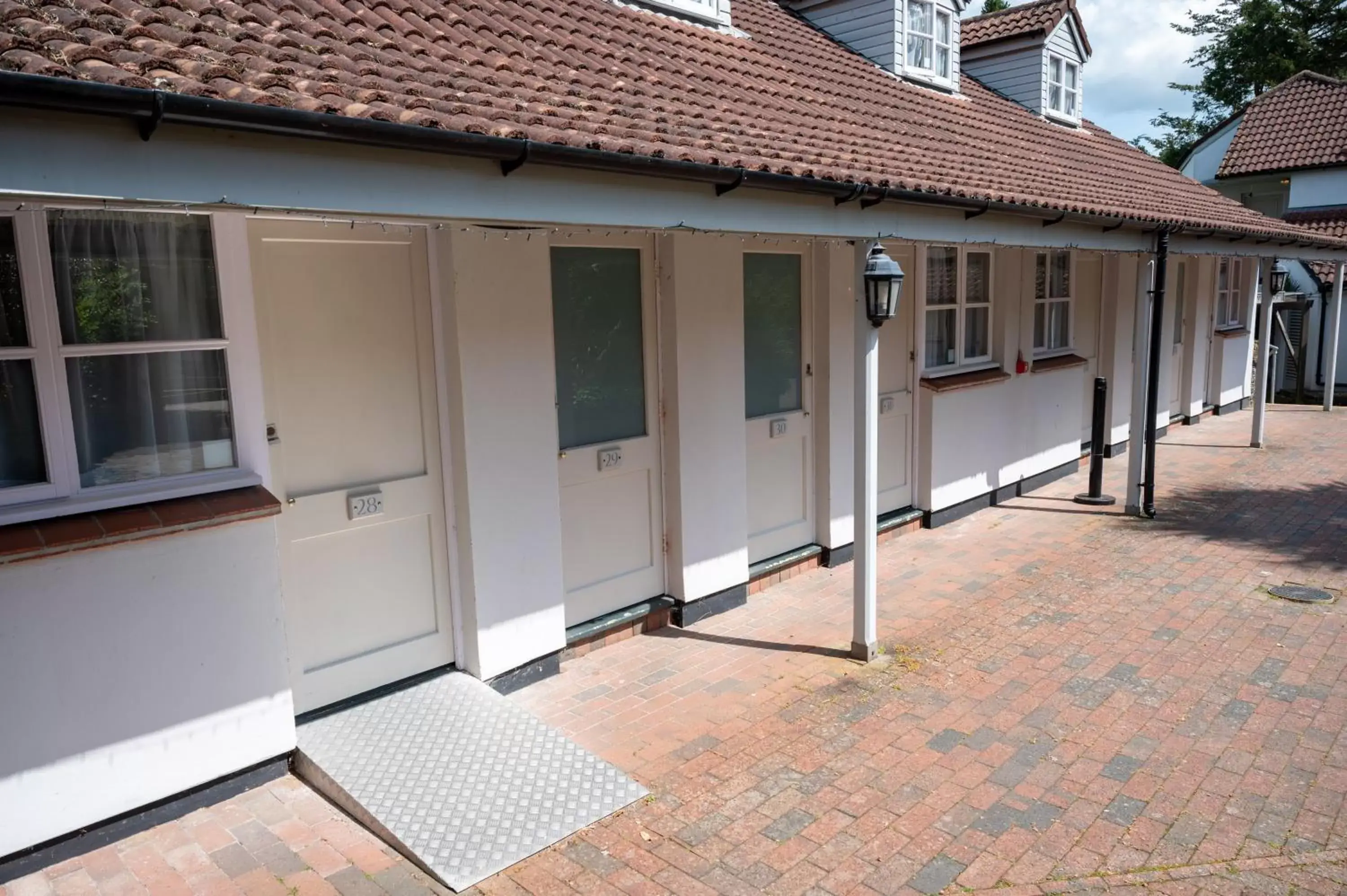 Property building in Cedars Inn by Greene King Inns Property building in Cedars Inn by Greene King Inns