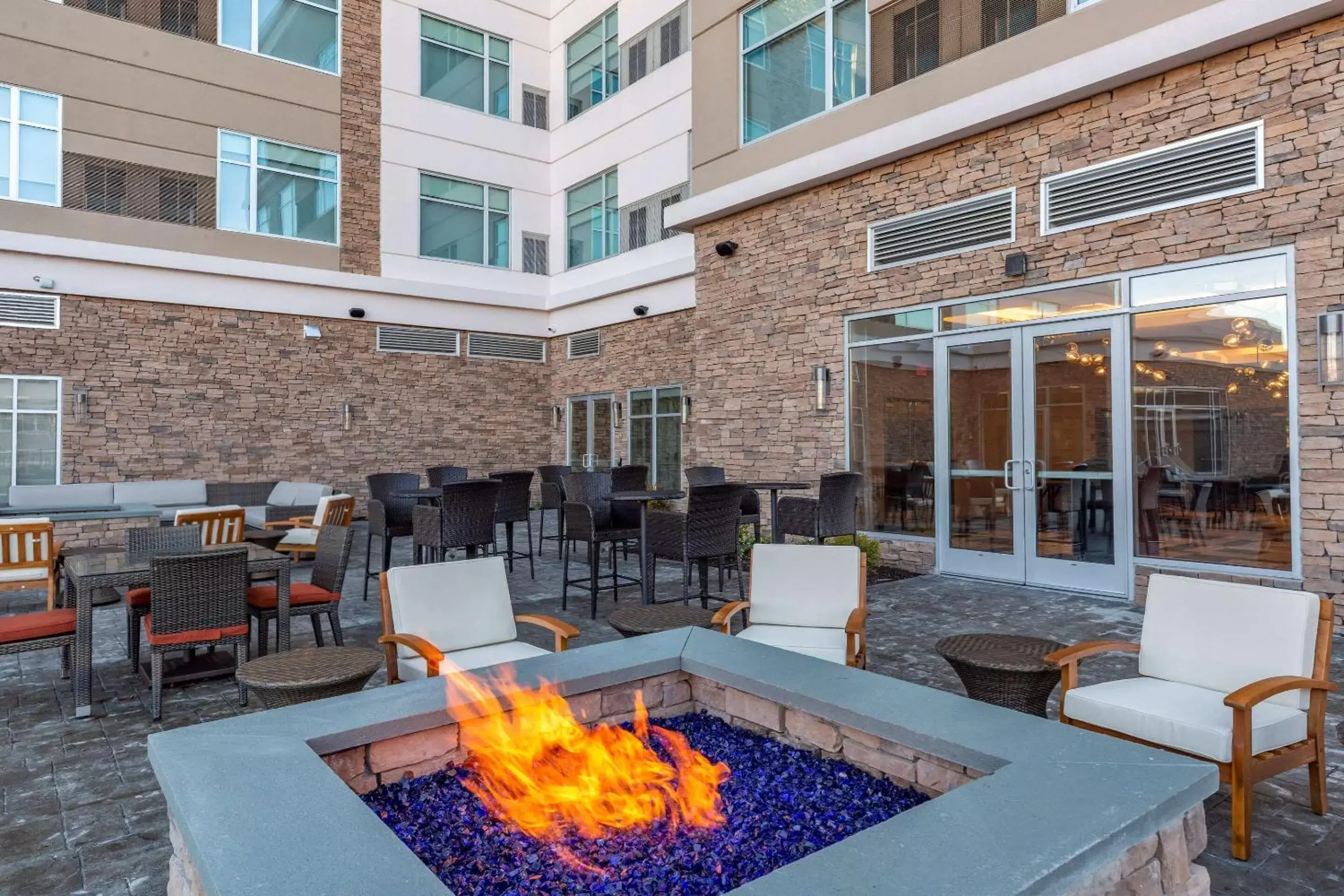 Property building, Restaurant/Places to Eat in Cambria Hotel Manchester South Windsor