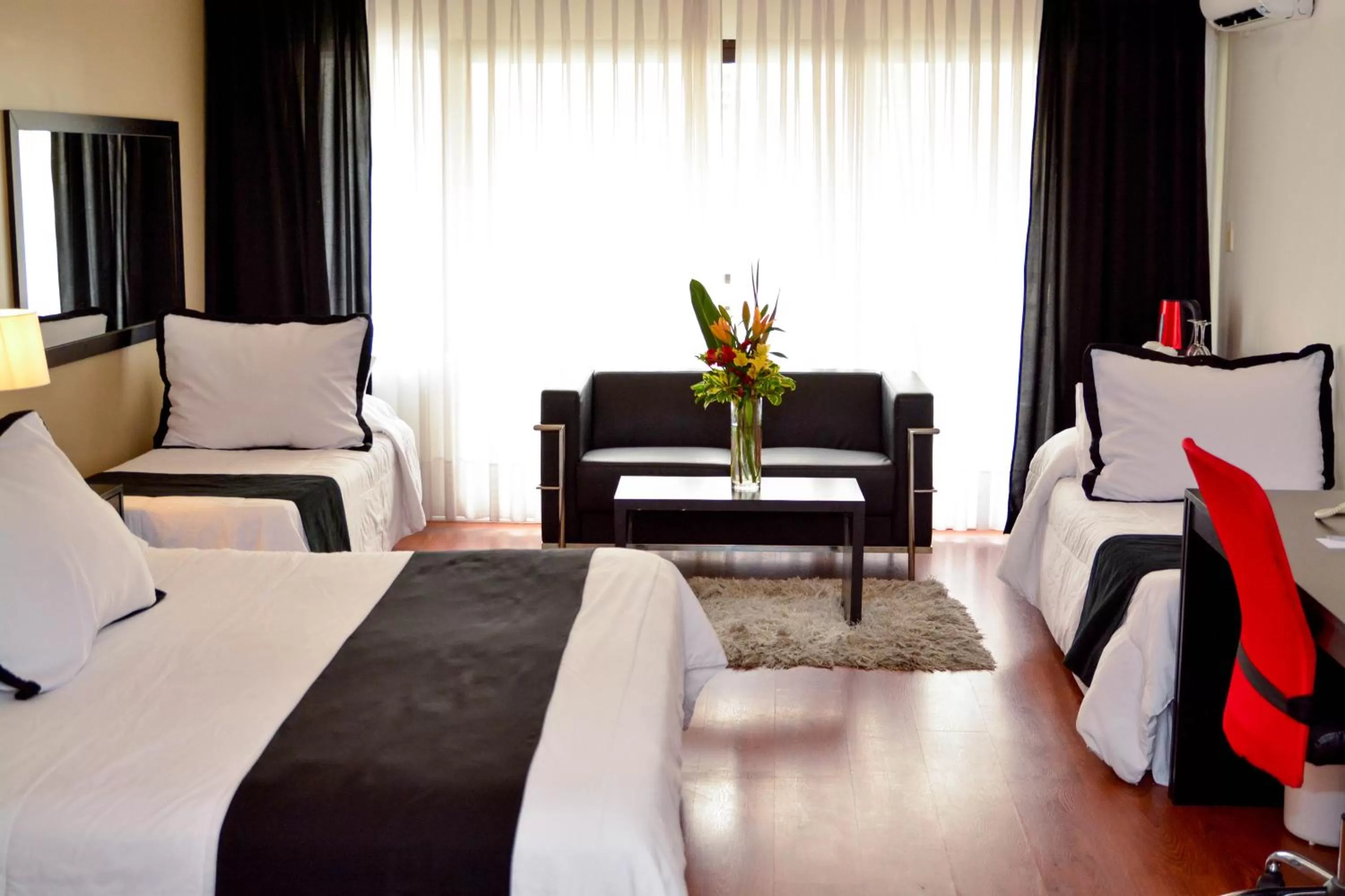 Photo of the whole room in Pocitos Plaza Hotel