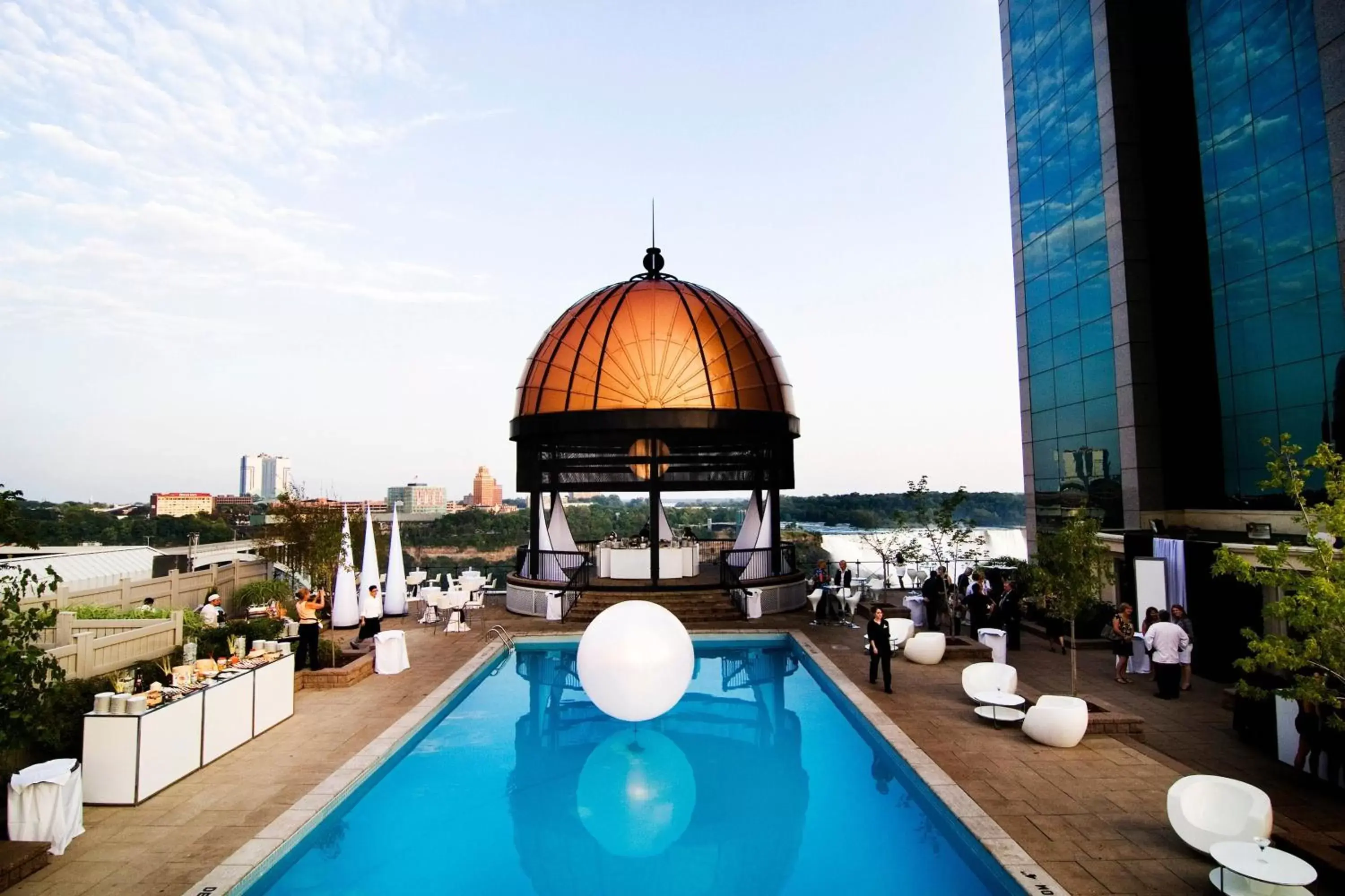 Swimming Pool in Sheraton Fallsview Hotel