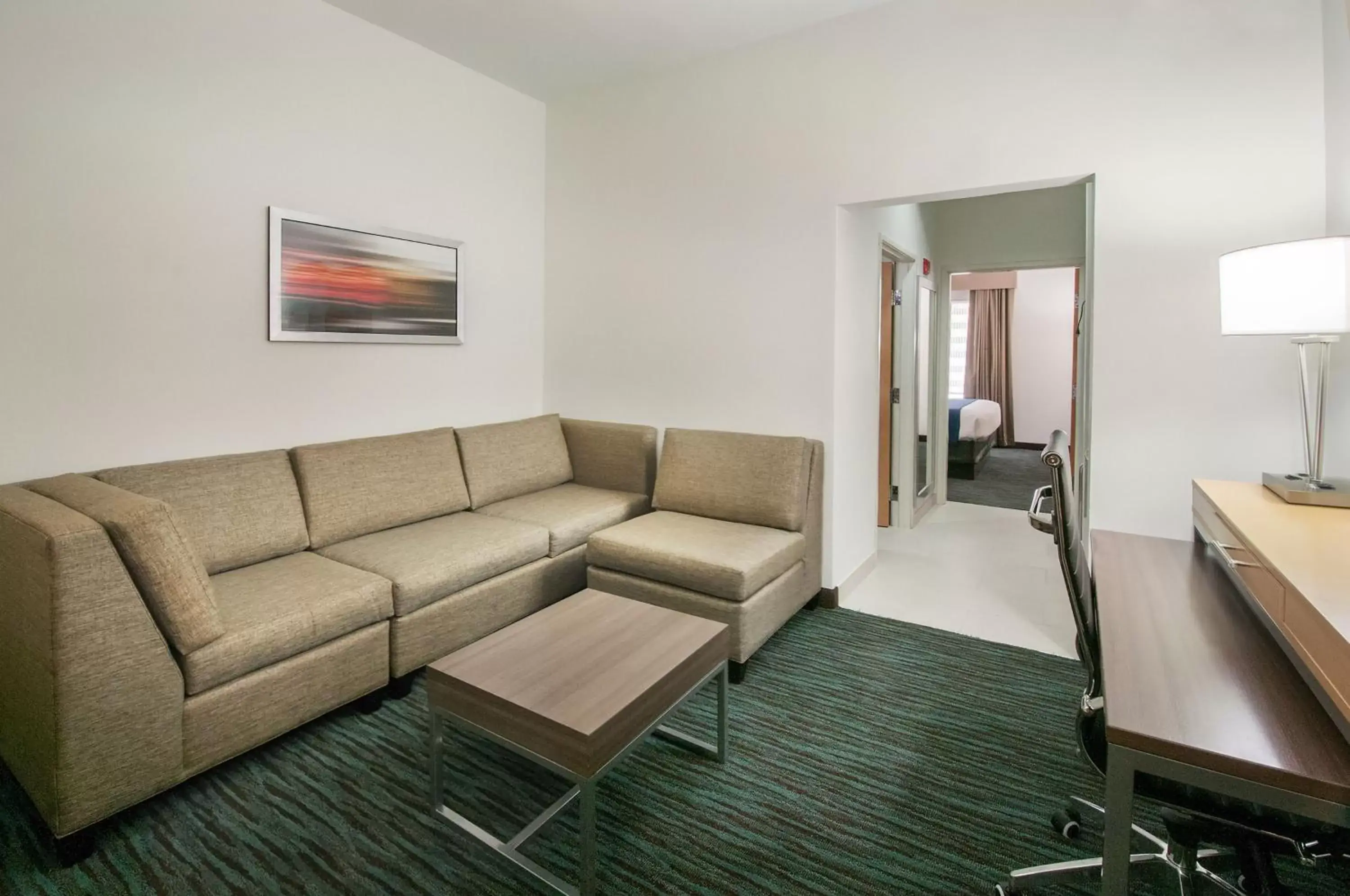 Photo of the whole room, Seating Area in Holiday Inn Express Hotel & Suites San Antonio - Rivercenter Area, an IHG Hotel