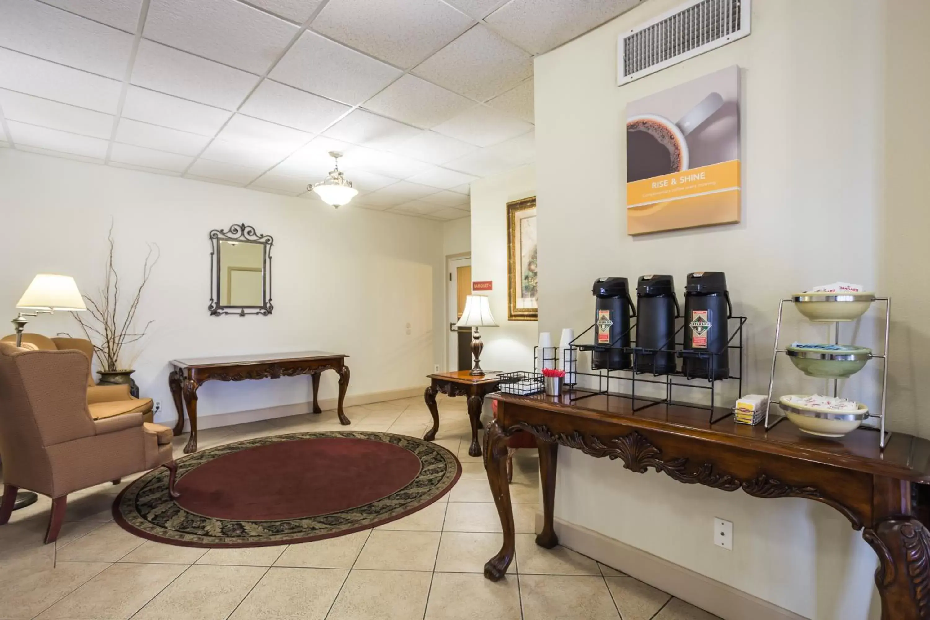 Lobby or reception, Coffee/Tea Facilities in Motel 6-Spring Hill, FL - Weeki Wachee