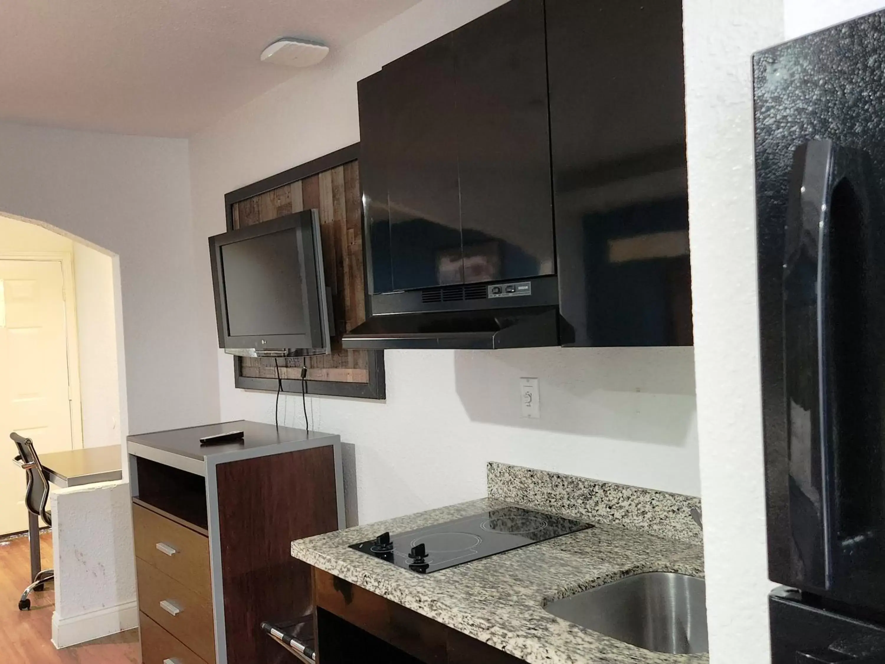 TV and multimedia, Kitchen/Kitchenette in Express Inn Tomball