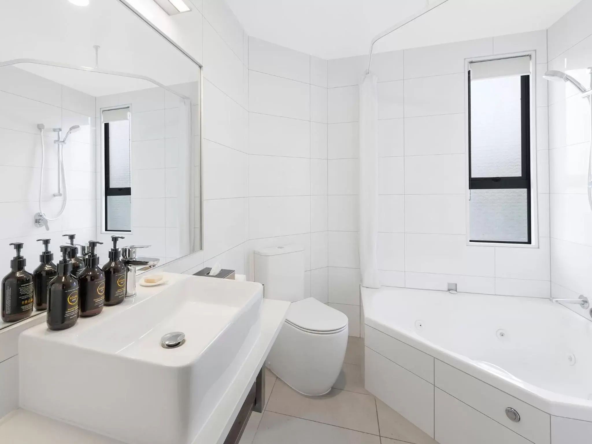 Bathroom in JetPark Hotel Rotorua Bathroom in JetPark Hotel Rotorua