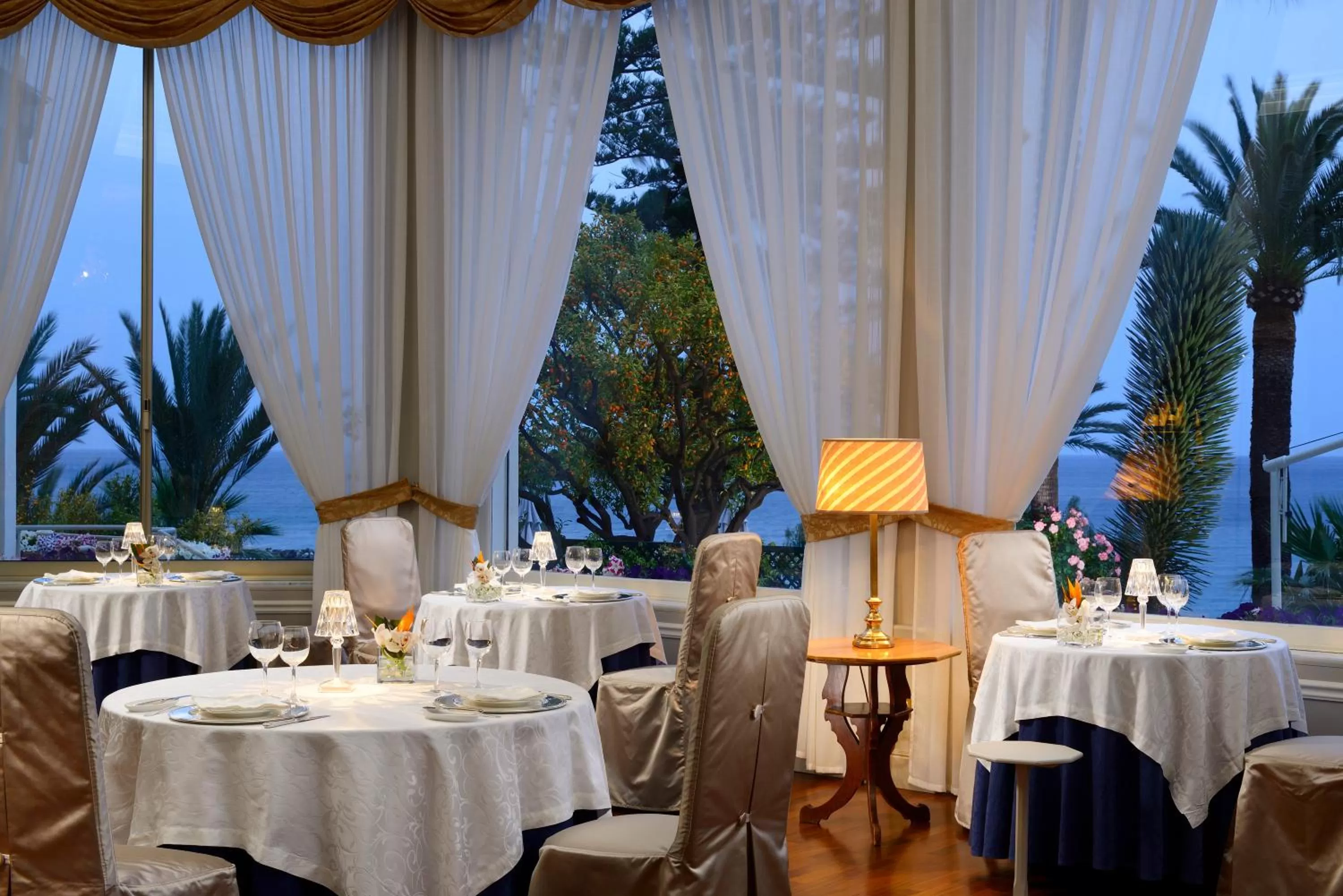 Restaurant/places to eat in Royal Hotel Sanremo