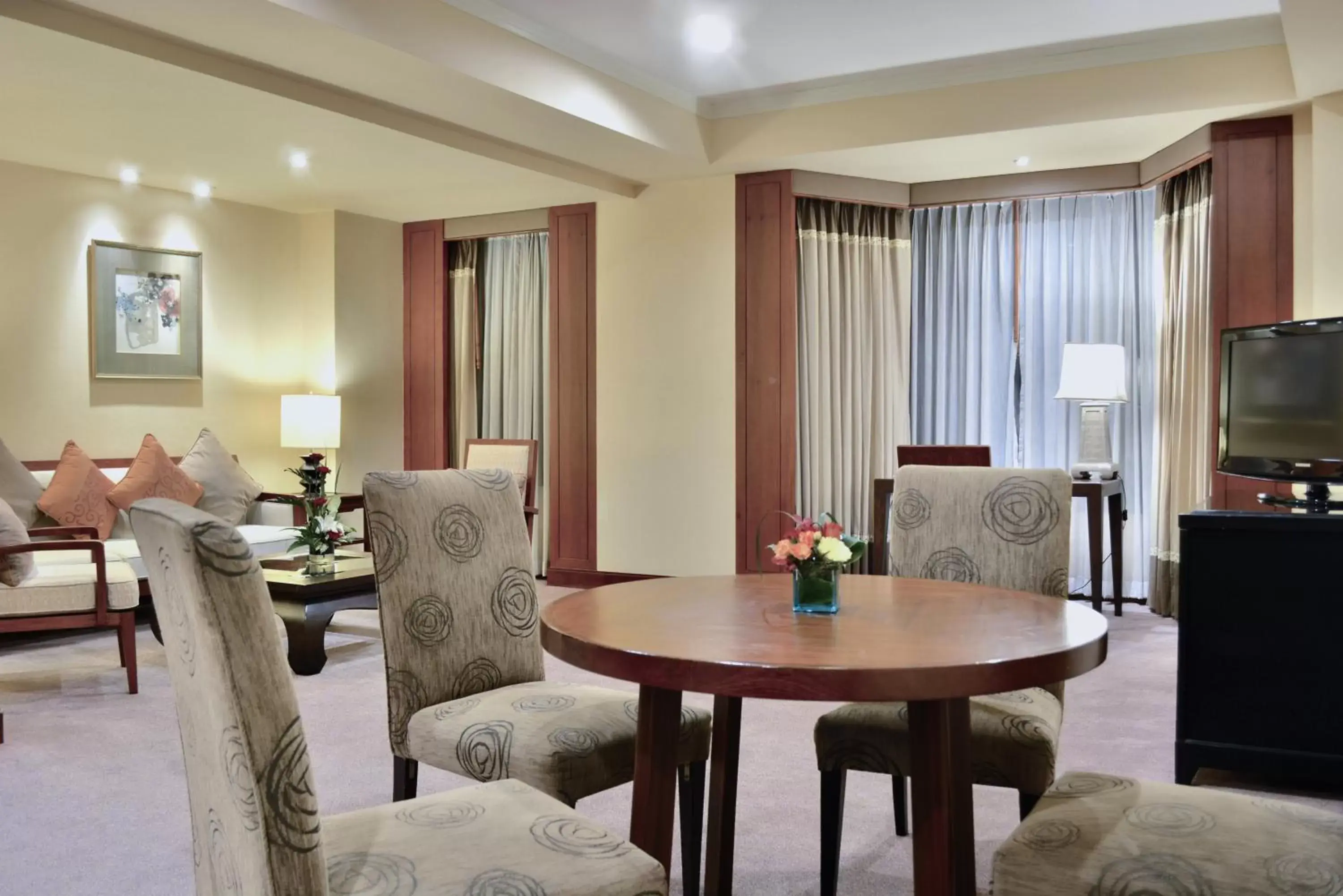 Living room, Seating Area in Rama Gardens Hotel Bangkok - SHA Plus Certified