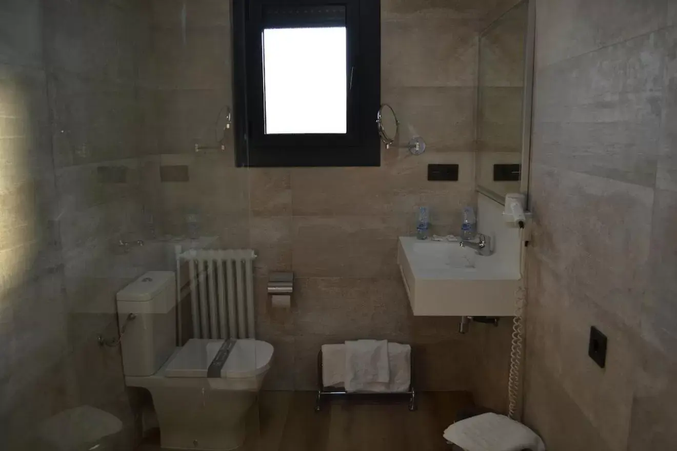 Toilet, Bathroom in Hotel Gran Sol