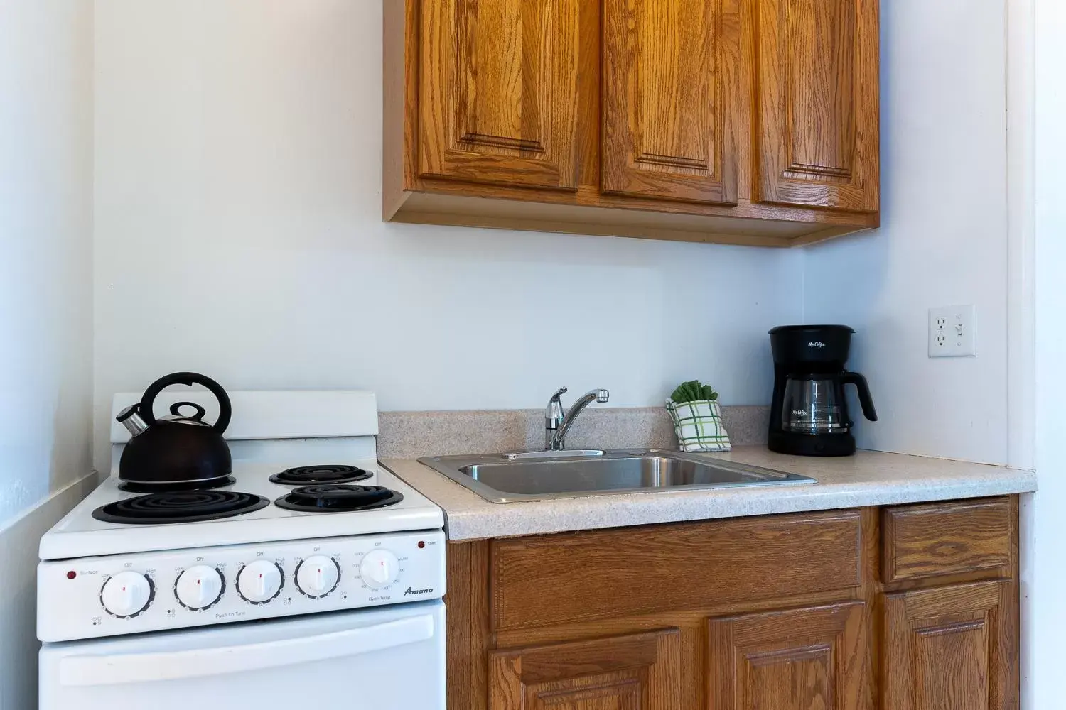 Kitchen or kitchenette, Kitchen/Kitchenette in Rock Reef Resort