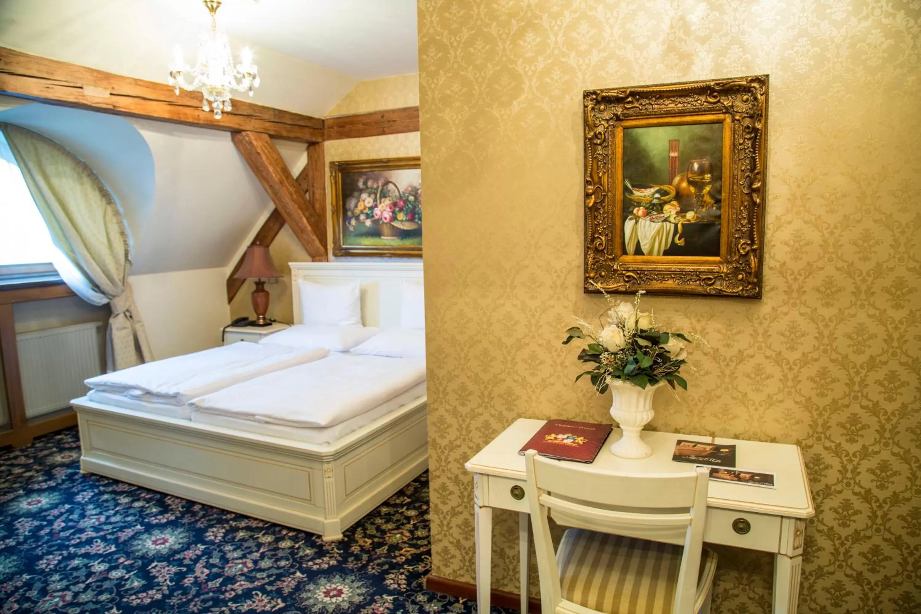 Bedroom, Bed in Chateau Zbiroh
