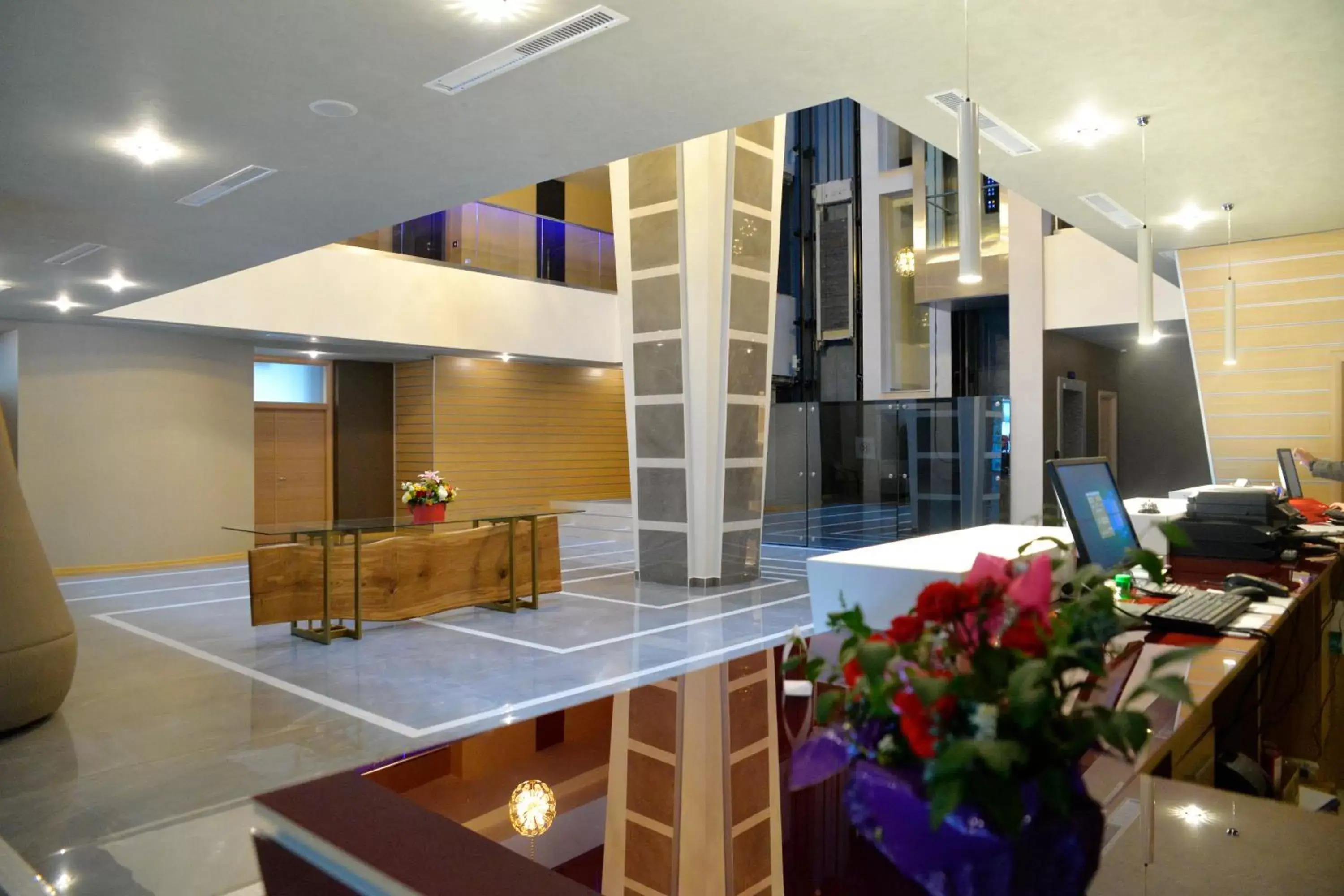 Lobby or reception, Lobby/Reception in Ramada by Wyndham Constanta