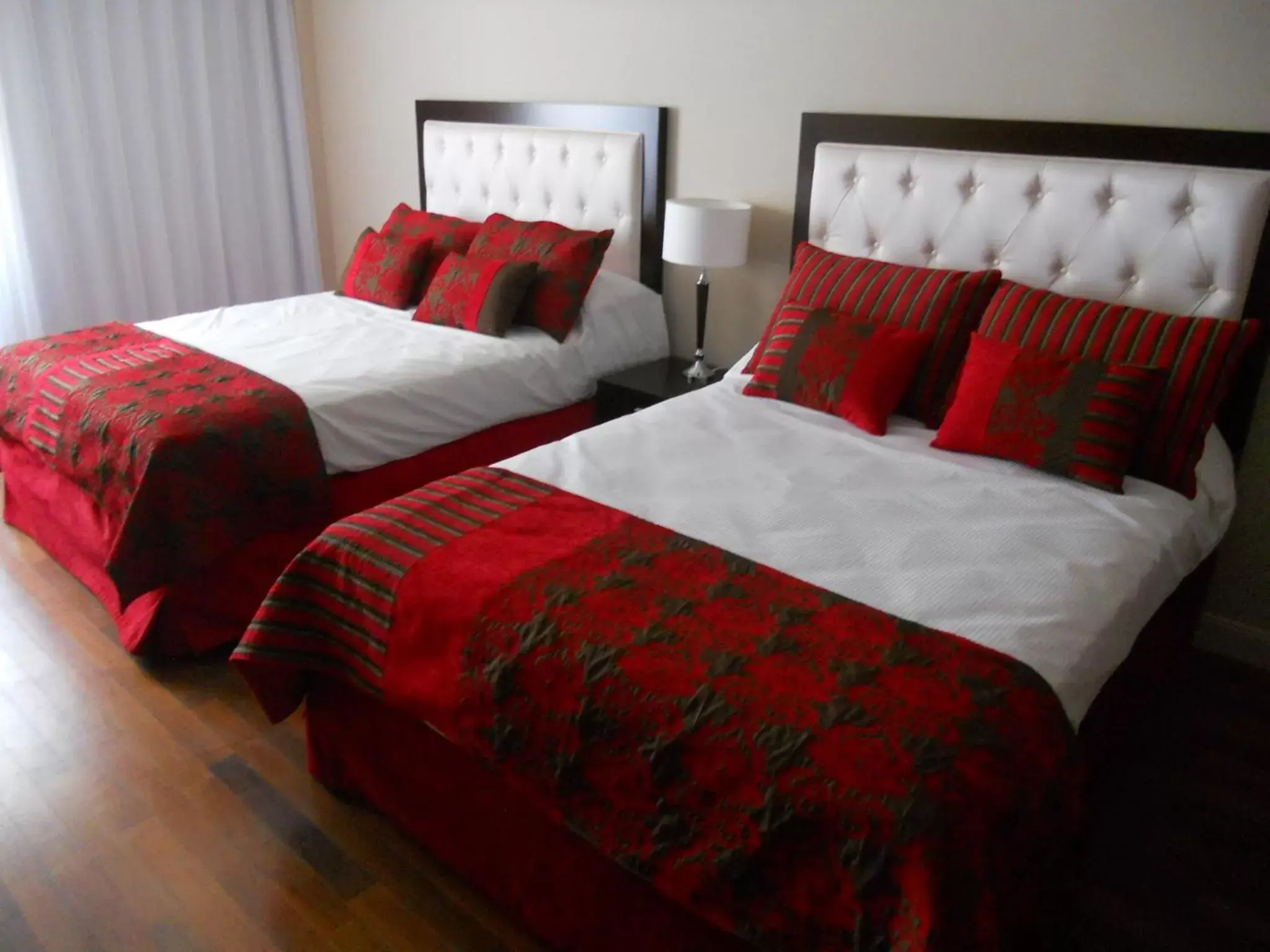 Bedroom, Bed in Kenton Palace Buenos Aires