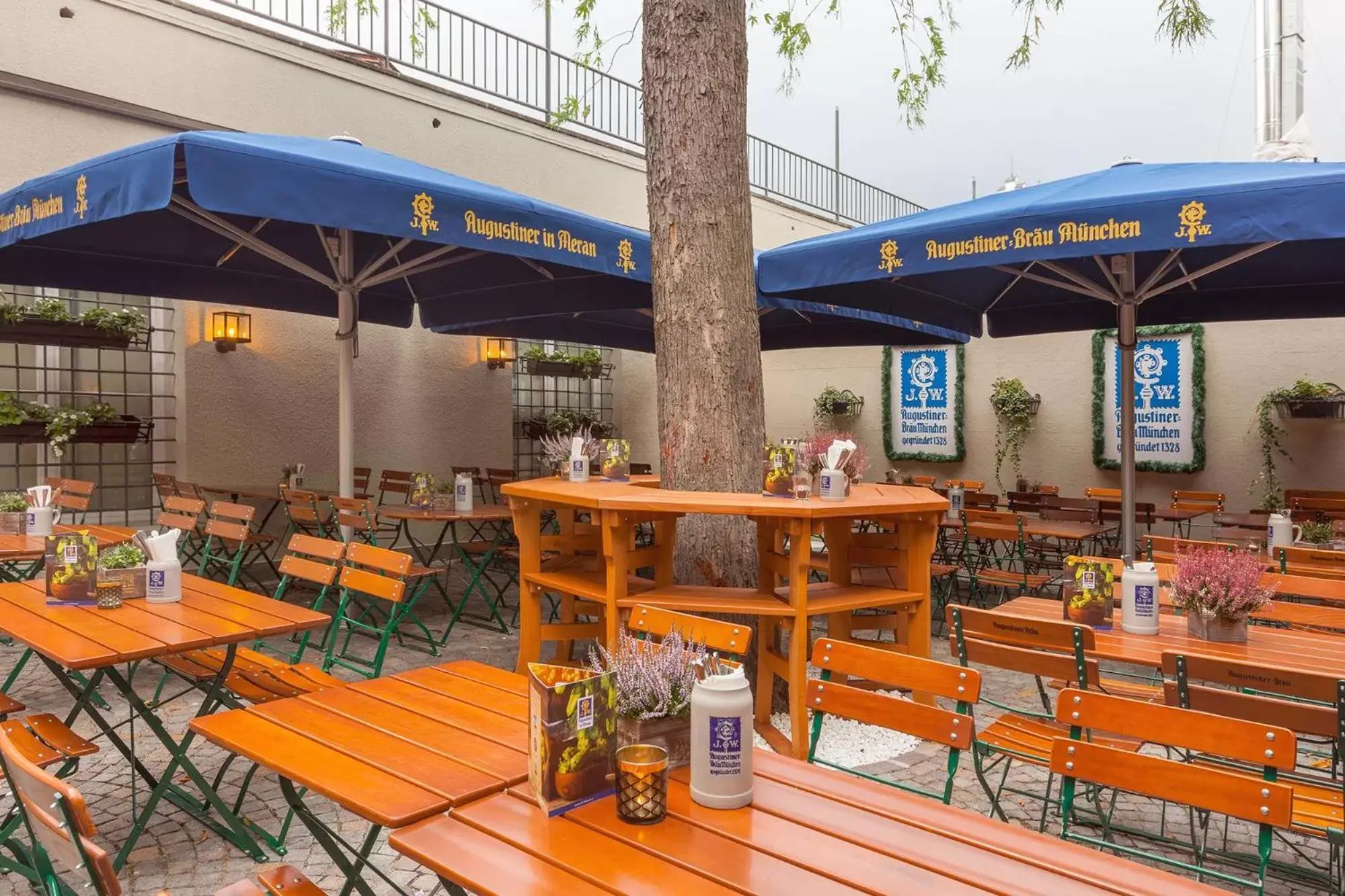 Patio, Restaurant/Places to Eat in Augustiner in Meran