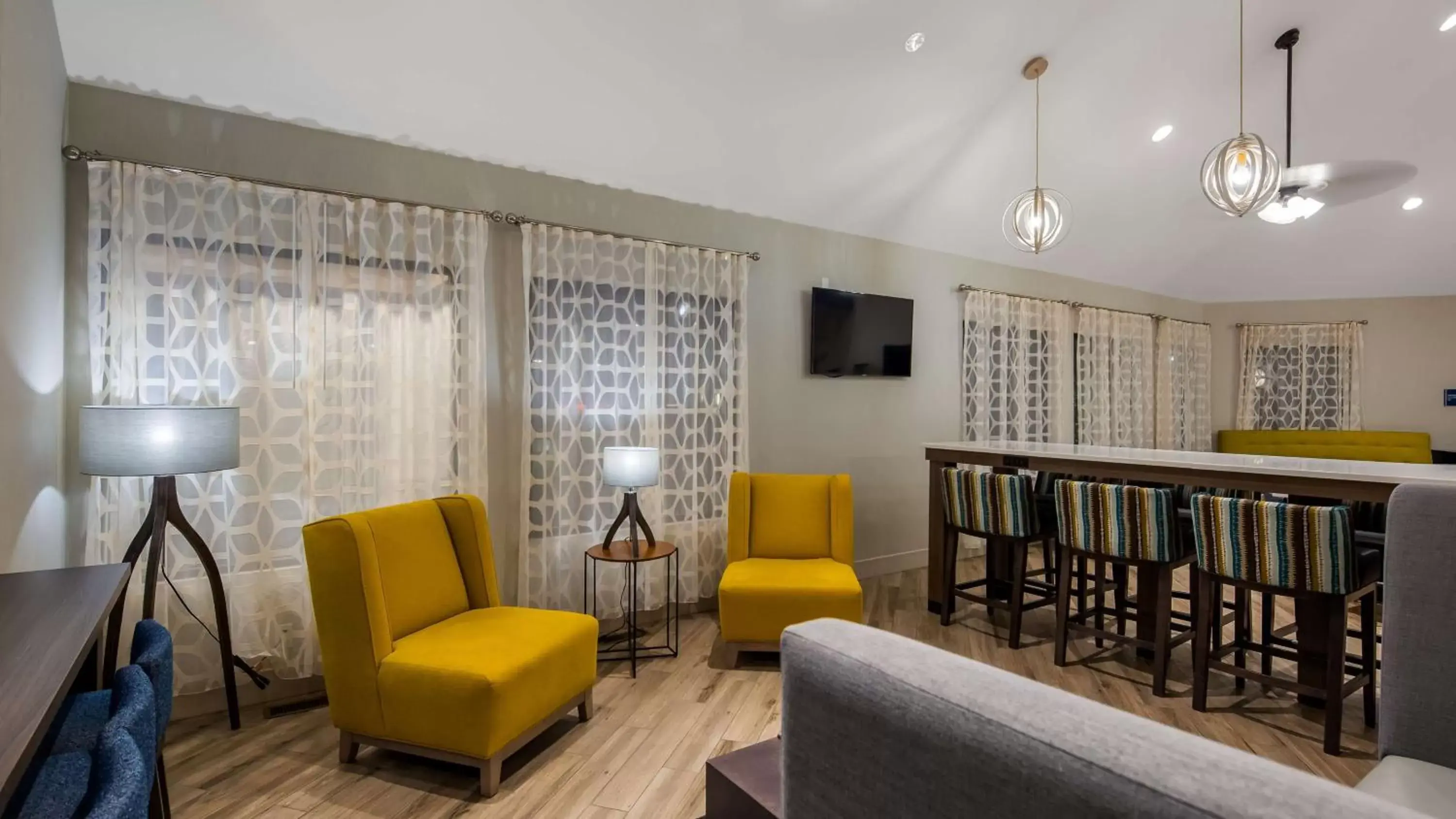 Lobby or reception, Seating Area in Best Western Hampshire Inn & Suites