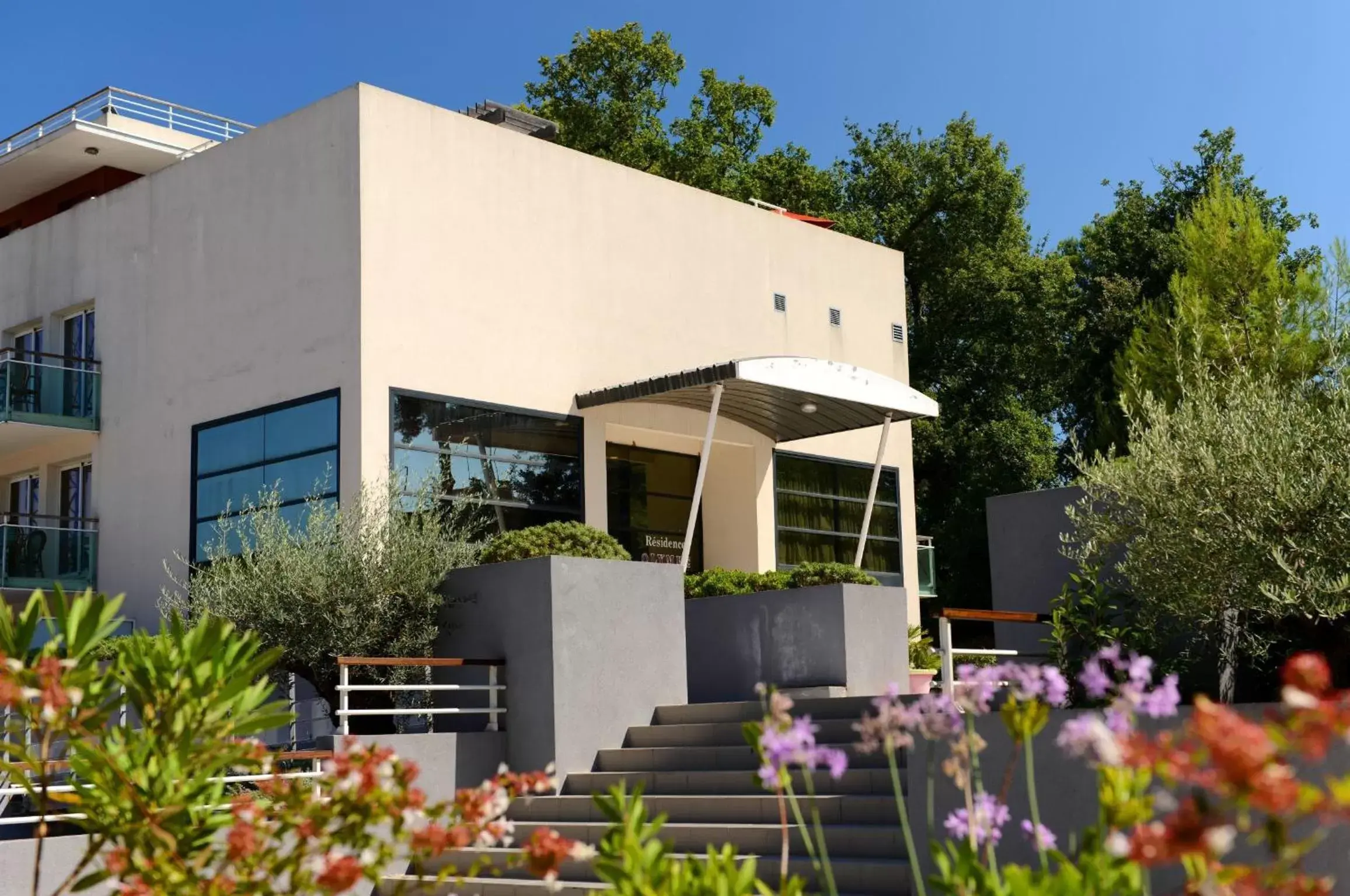 Facade/entrance in Appart Hotel Odalys City Antibes Olympe Facade/entrance in Appart Hotel Odalys City Antibes Olympe