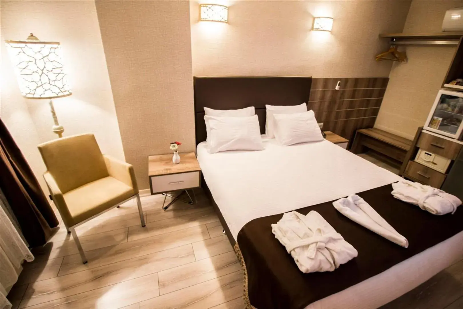 Photo of the whole room, Bed in Business Han Hotel Photo of the whole room, Bed in Business Han Hotel