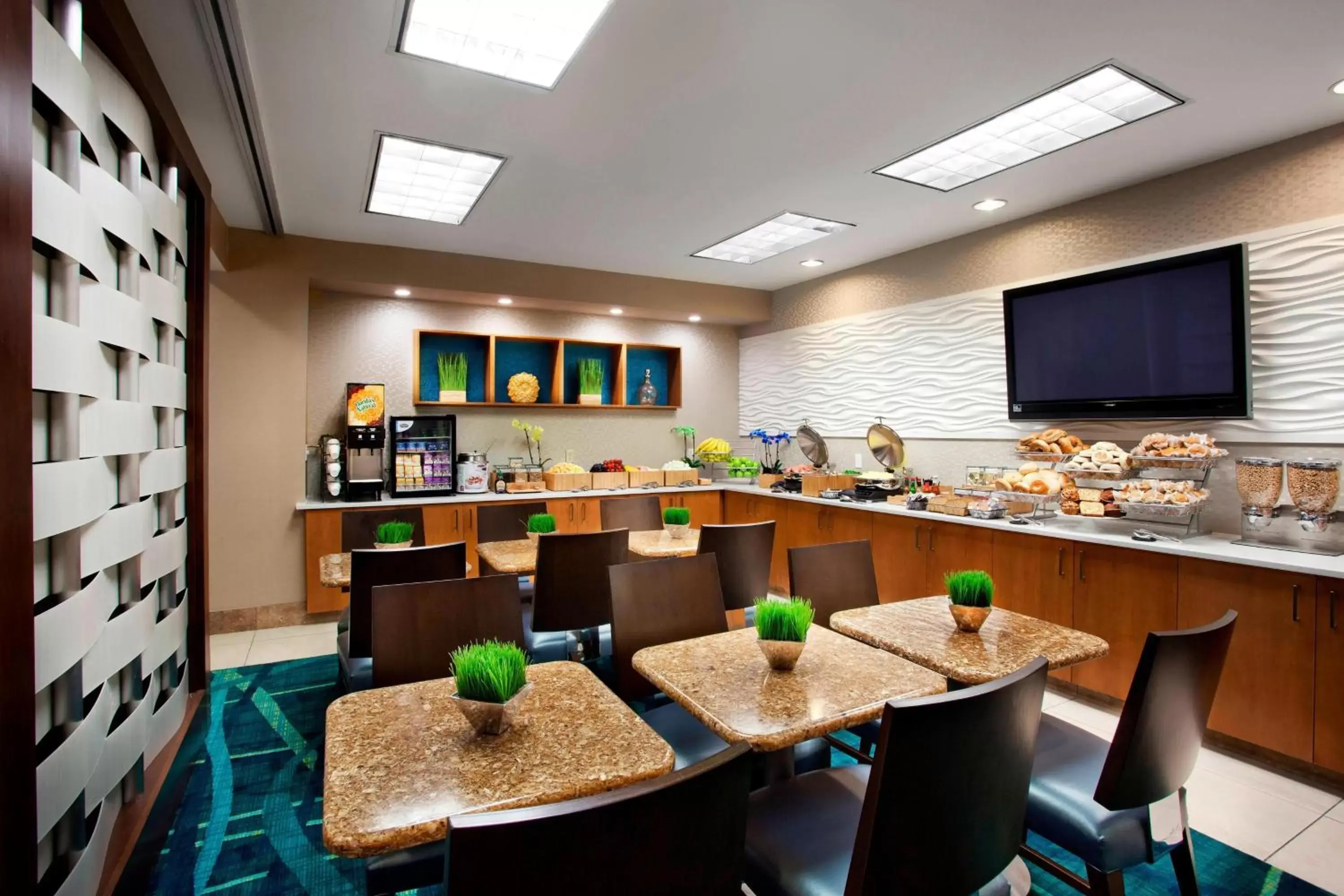 Breakfast, Restaurant/Places to Eat in SpringHill Suites Phoenix Downtown